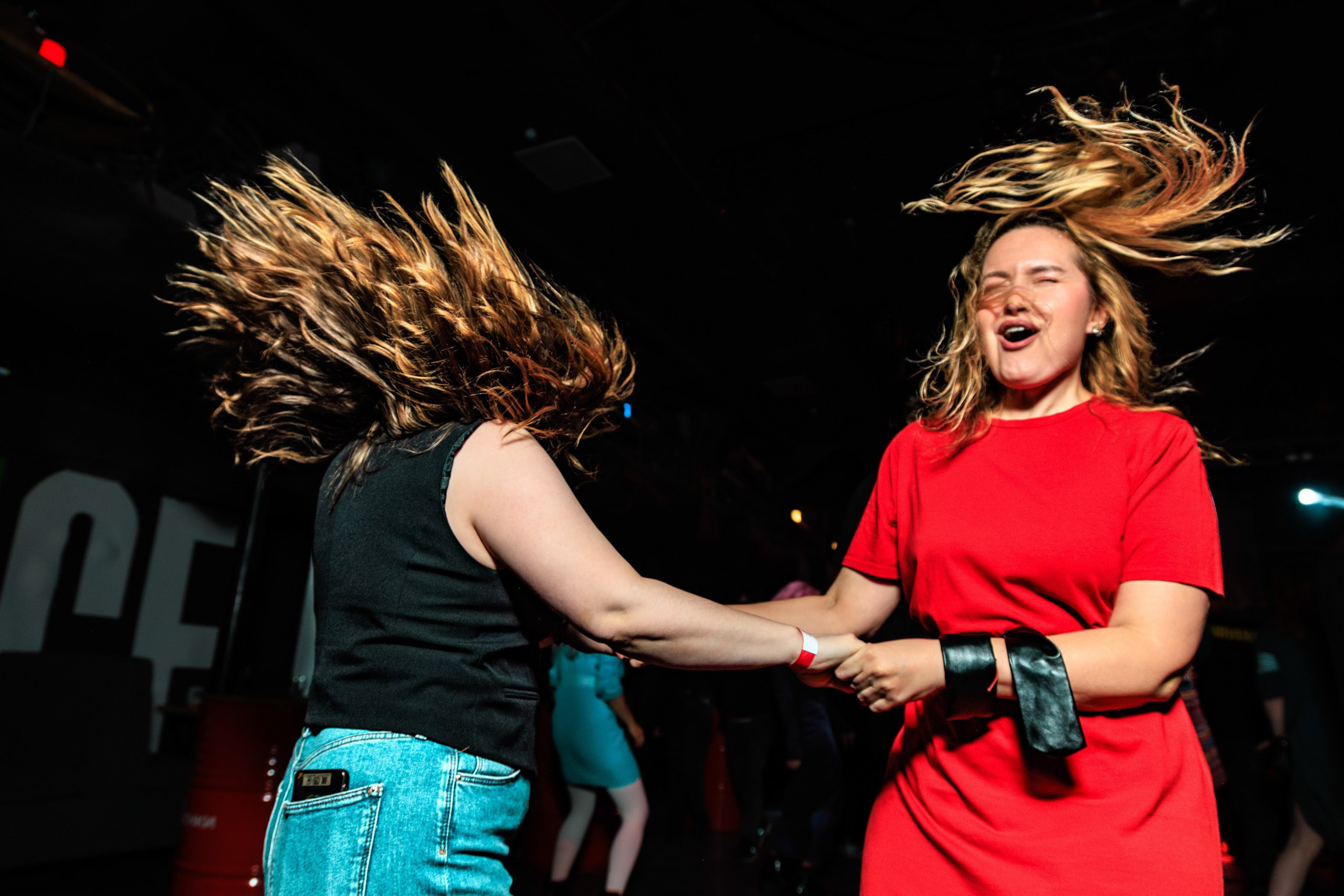 28.03.25 Oldскулы. Репортажный фотограф Екатеринбург | Яркий, качественный репортаж | Концерты, клубы, репортаж, праздники, корпоративы