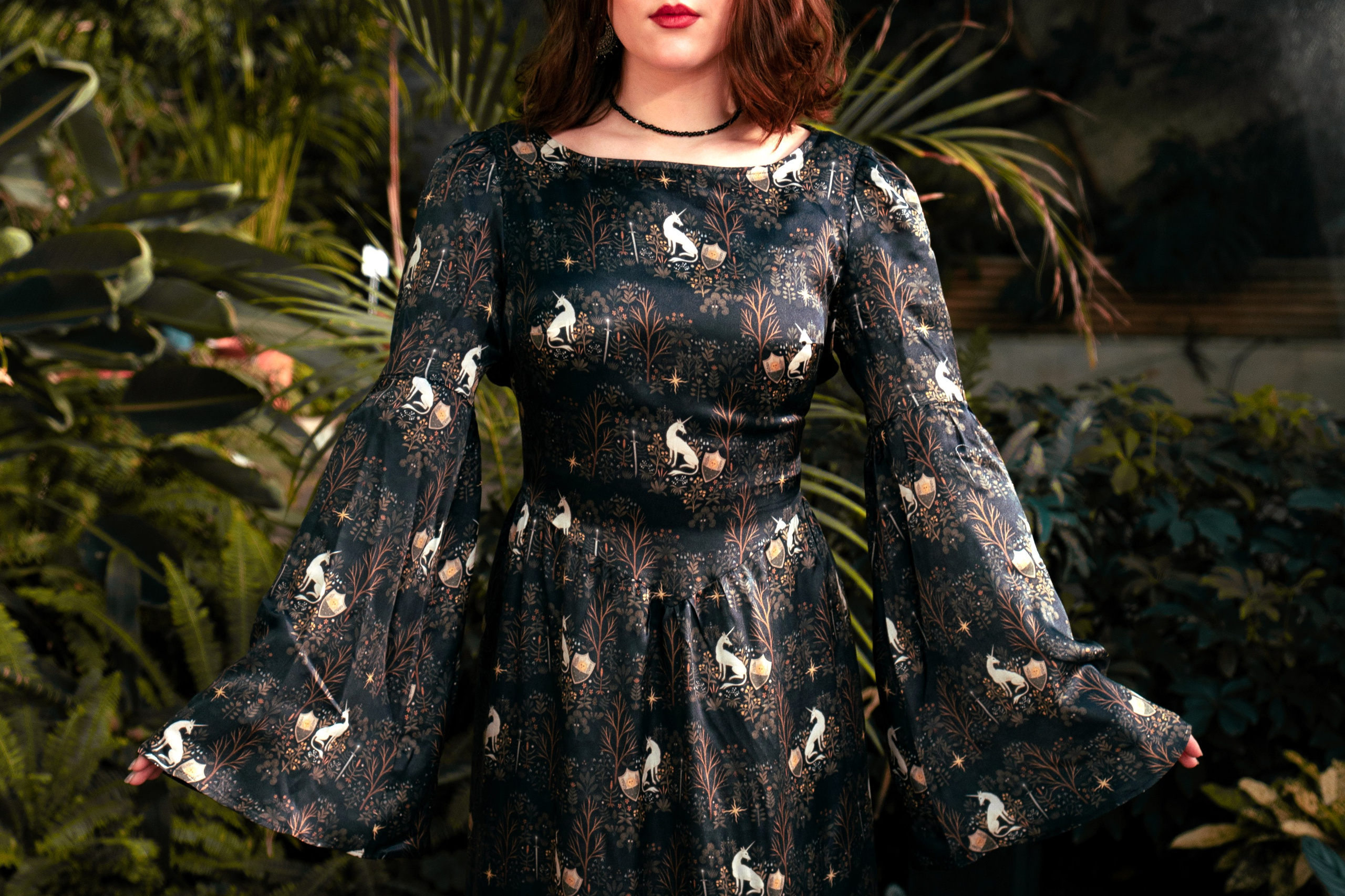 Съемка шёлковых платьев для PlantMyBones