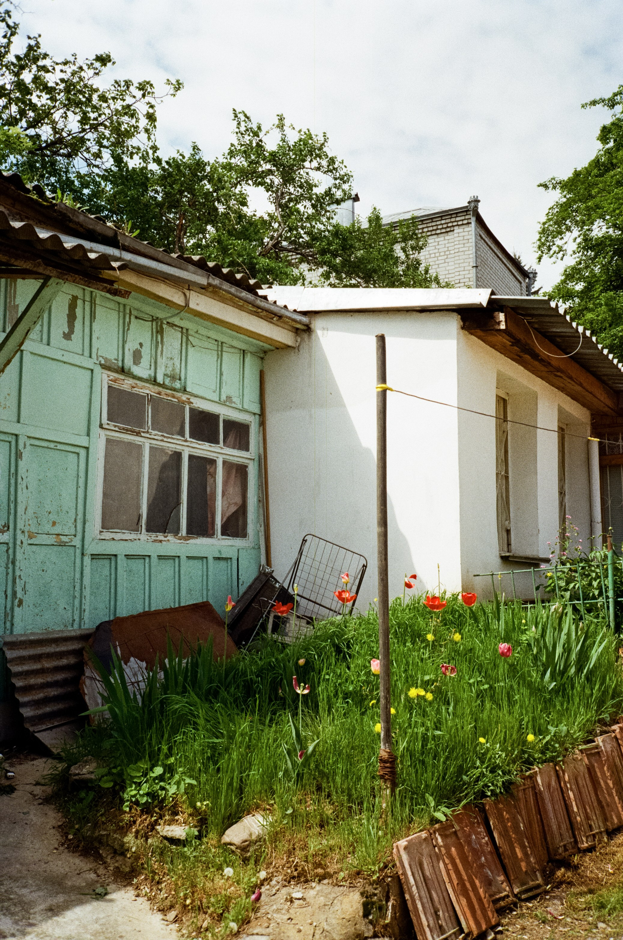 Дворик на Гагарина в Кисловодске. Паркур. Фотограф-документалист Мария Осокина