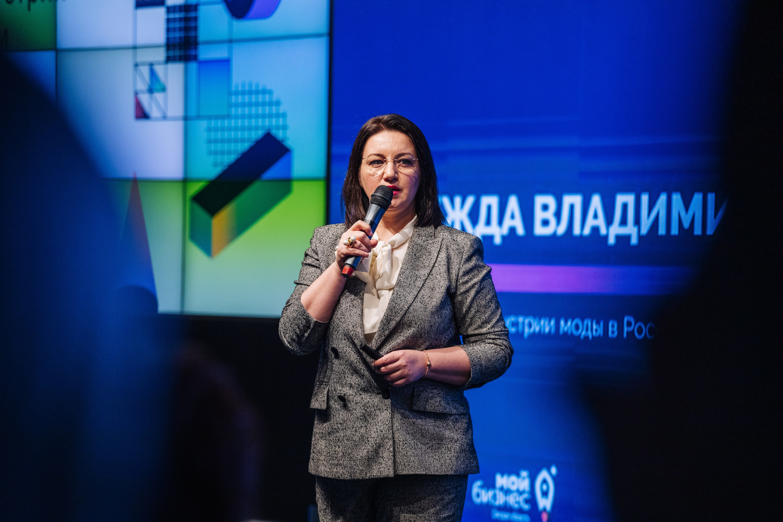 Форум специалистов FASHION индустрии. Свадебный и портретный фотограф в Омске Антон Карев