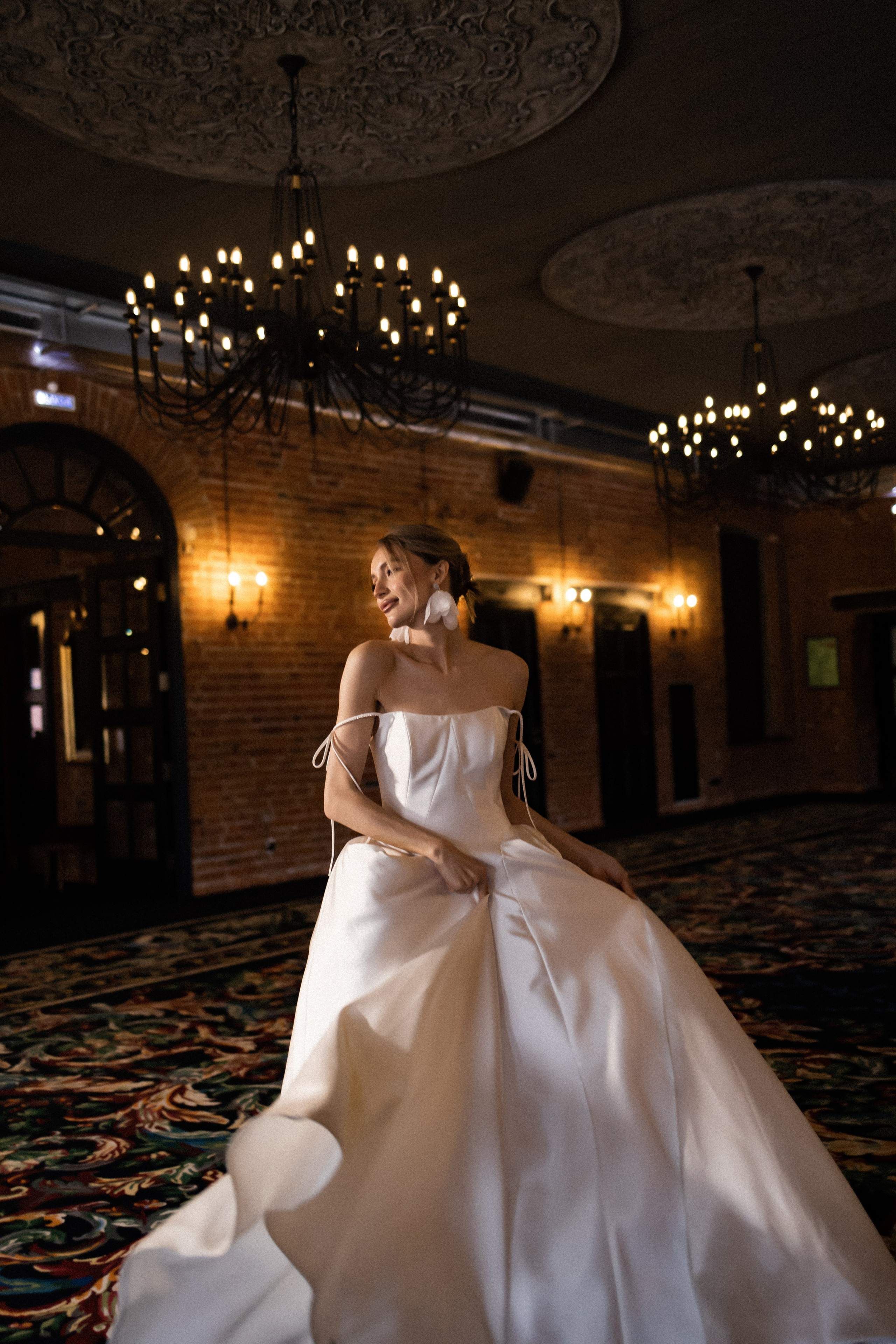 Свадебная в ресторане. Фотограф Арина Шмакова