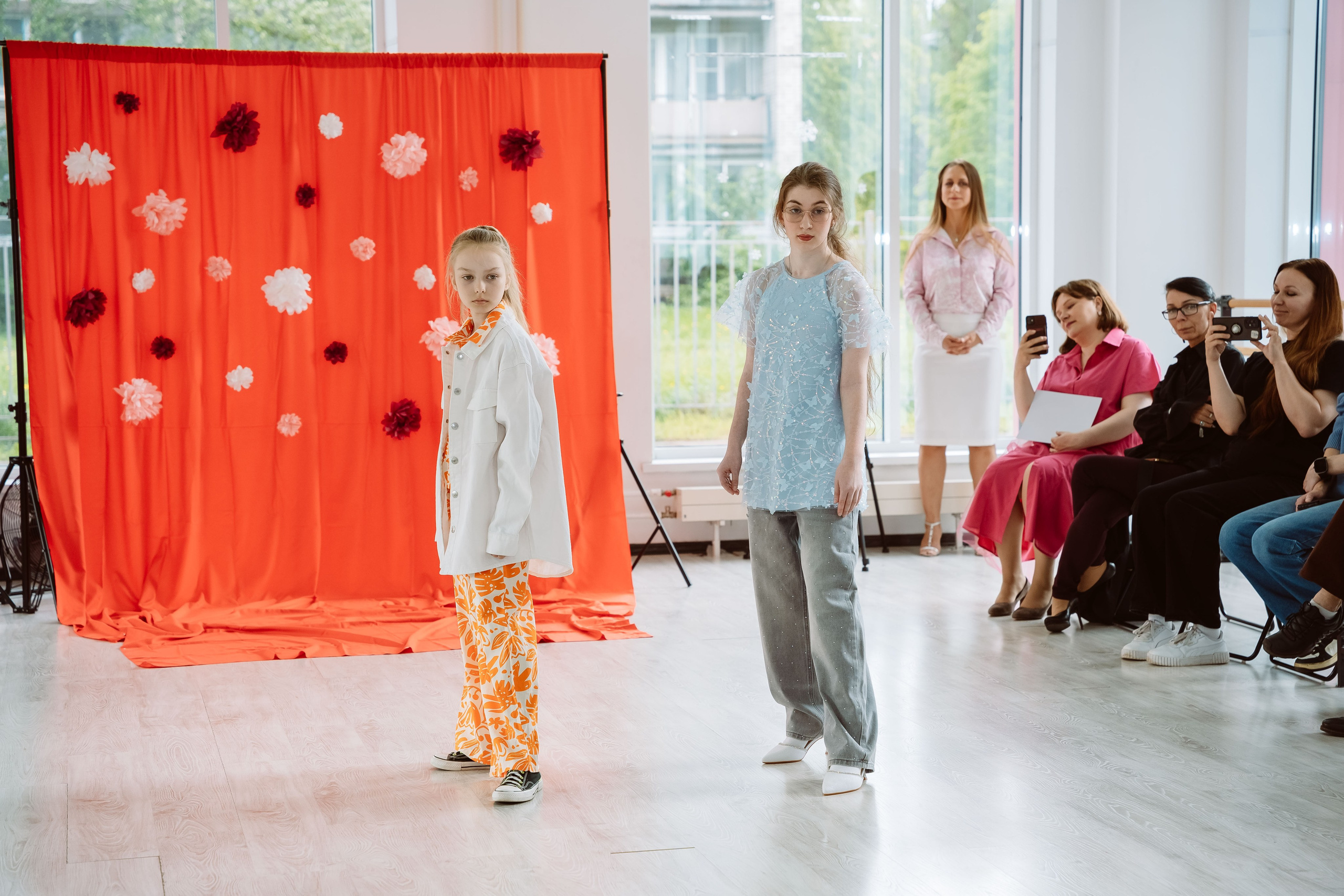 Я-Модель — Выпуск. Репортаж. Макарова Ольга, фотограф. Студия выпускных альбомов и Креативного пространства для детей в Санкт-Петербурге