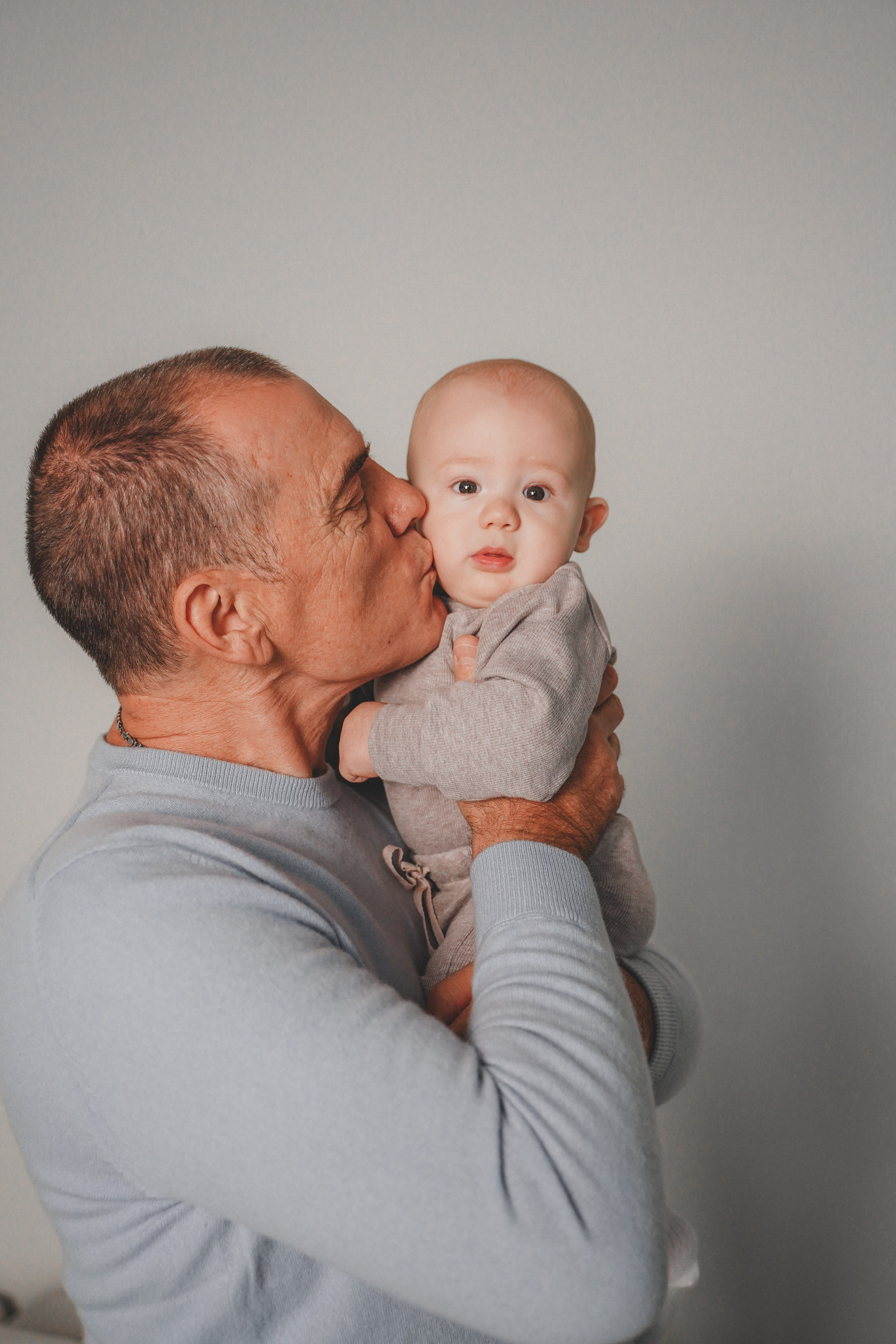 Семейная фотосессия в студии. Семейный и женский фотограф в Краснодаре Анастасия Приймак