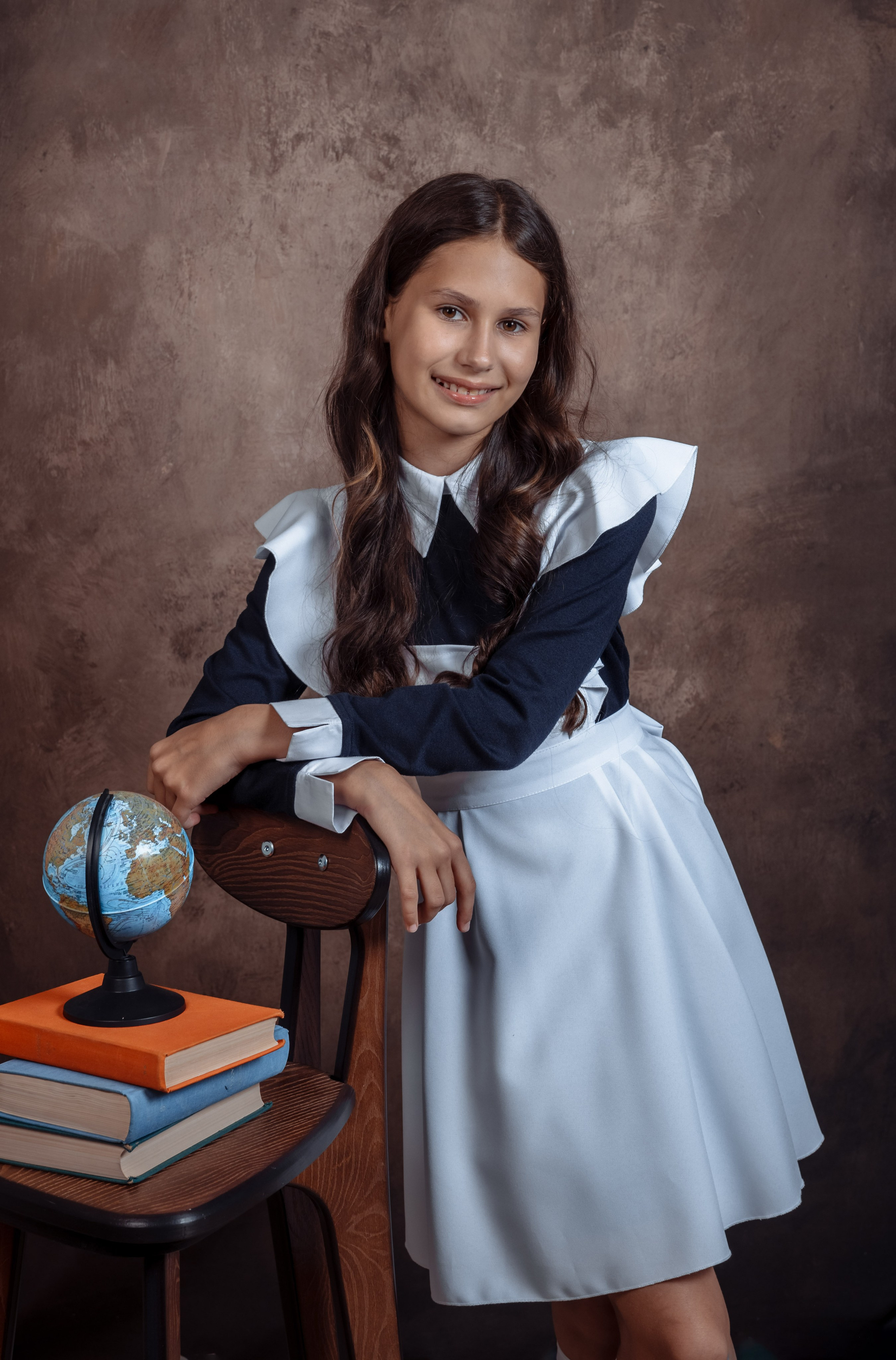 Начальные классы. Выпускные школьные фото­альбомы для школ и детских садов в Волгограде и Волжском