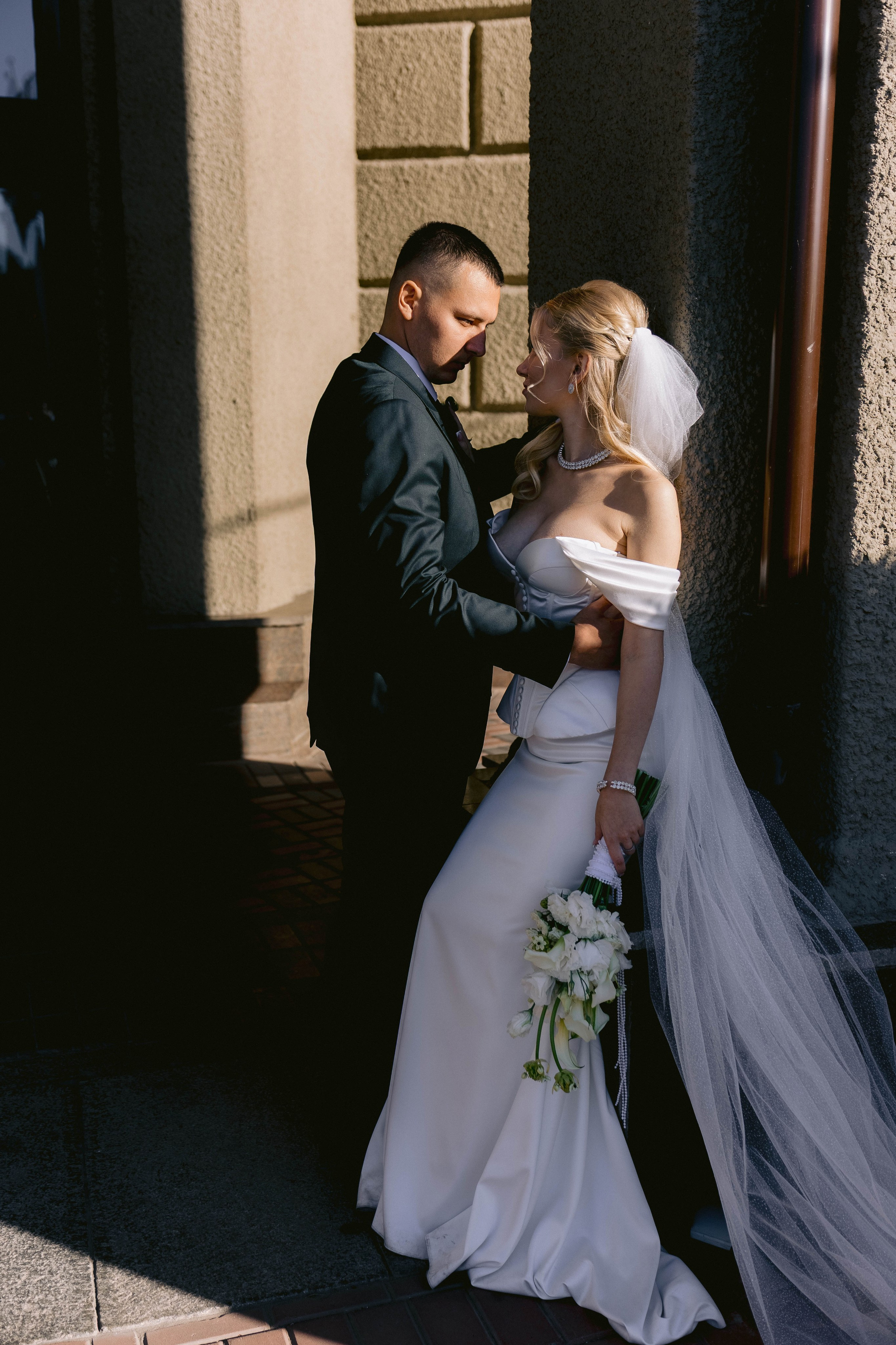 Ангелина, Ефим (прогулка после ЗАГСа). Фотограф в Волгограде Кристина Прохоренко