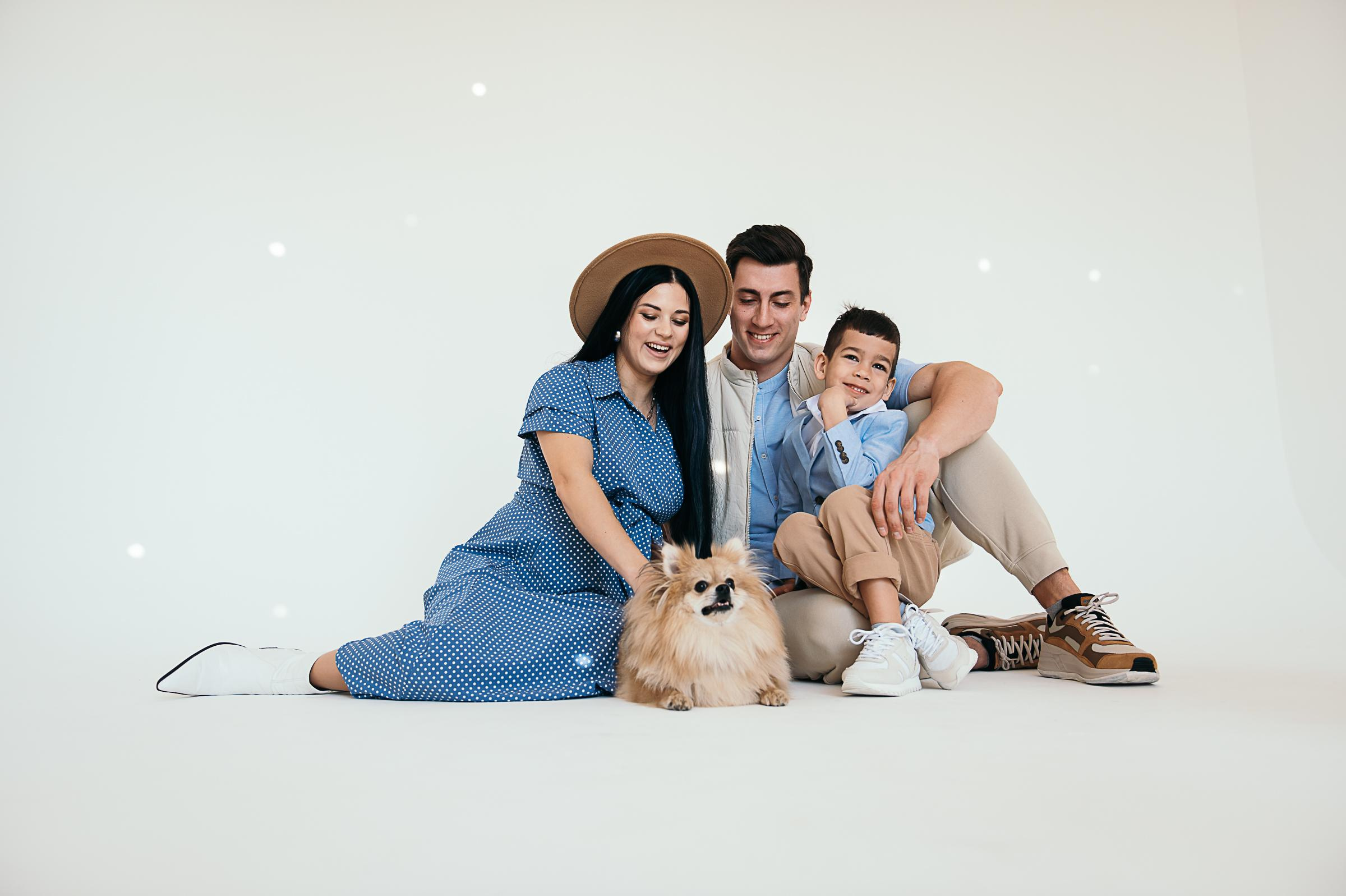 Семья в студии. Екатерина Бакурова — контент фотограф, женский фотограф в Краснодаре