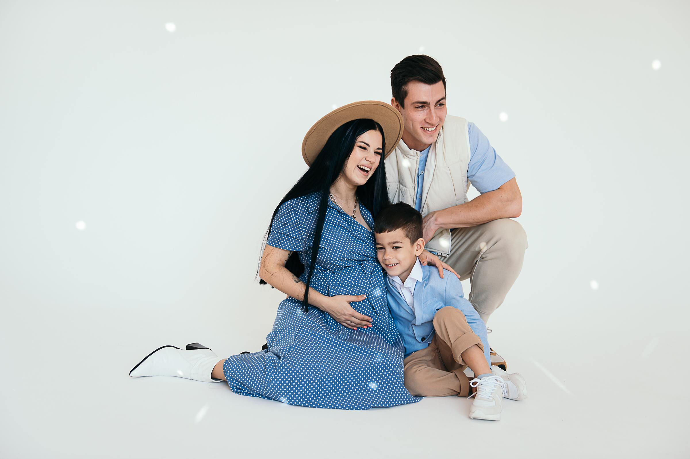 Семья в студии. Екатерина Бакурова — контент фотограф, женский фотограф в Краснодаре