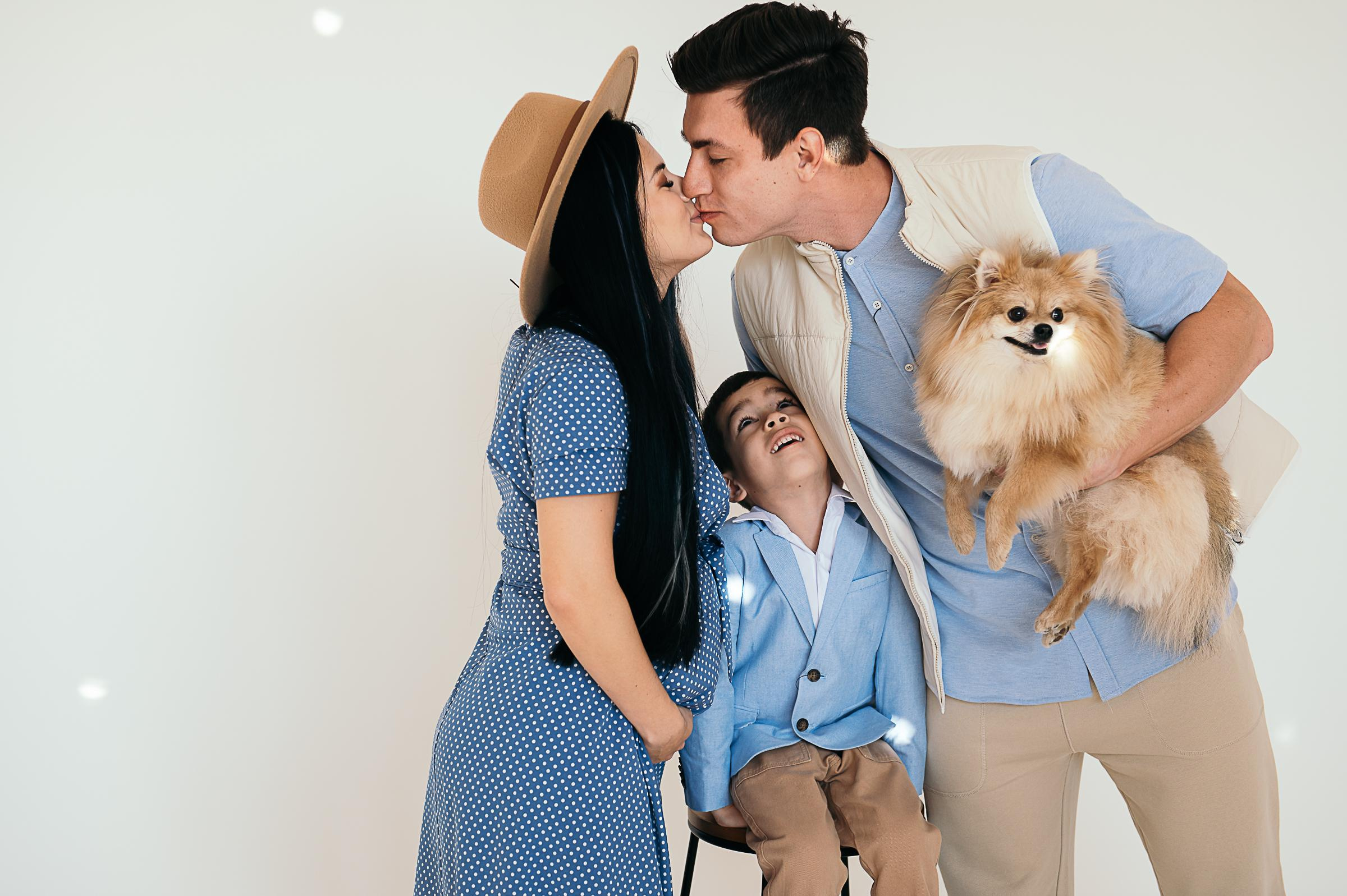 Семья в студии. Екатерина Бакурова — контент фотограф, женский фотограф в Краснодаре