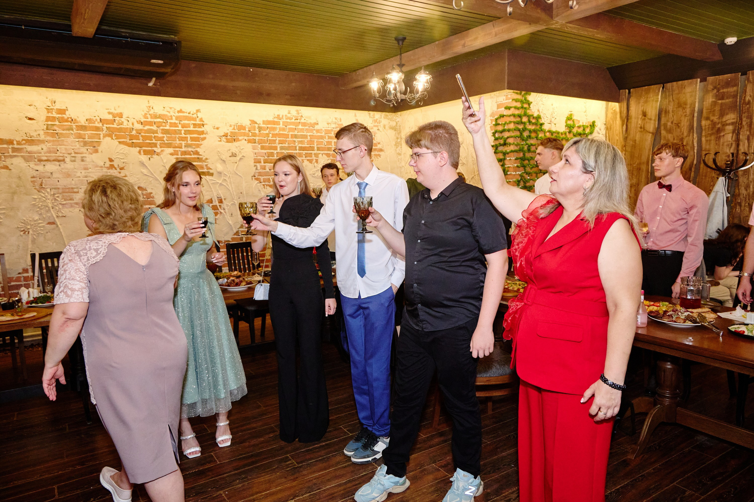 Выпускной 35 Сош. Фотограф Выпускные альбомы Таганрог Сергей Коробченко