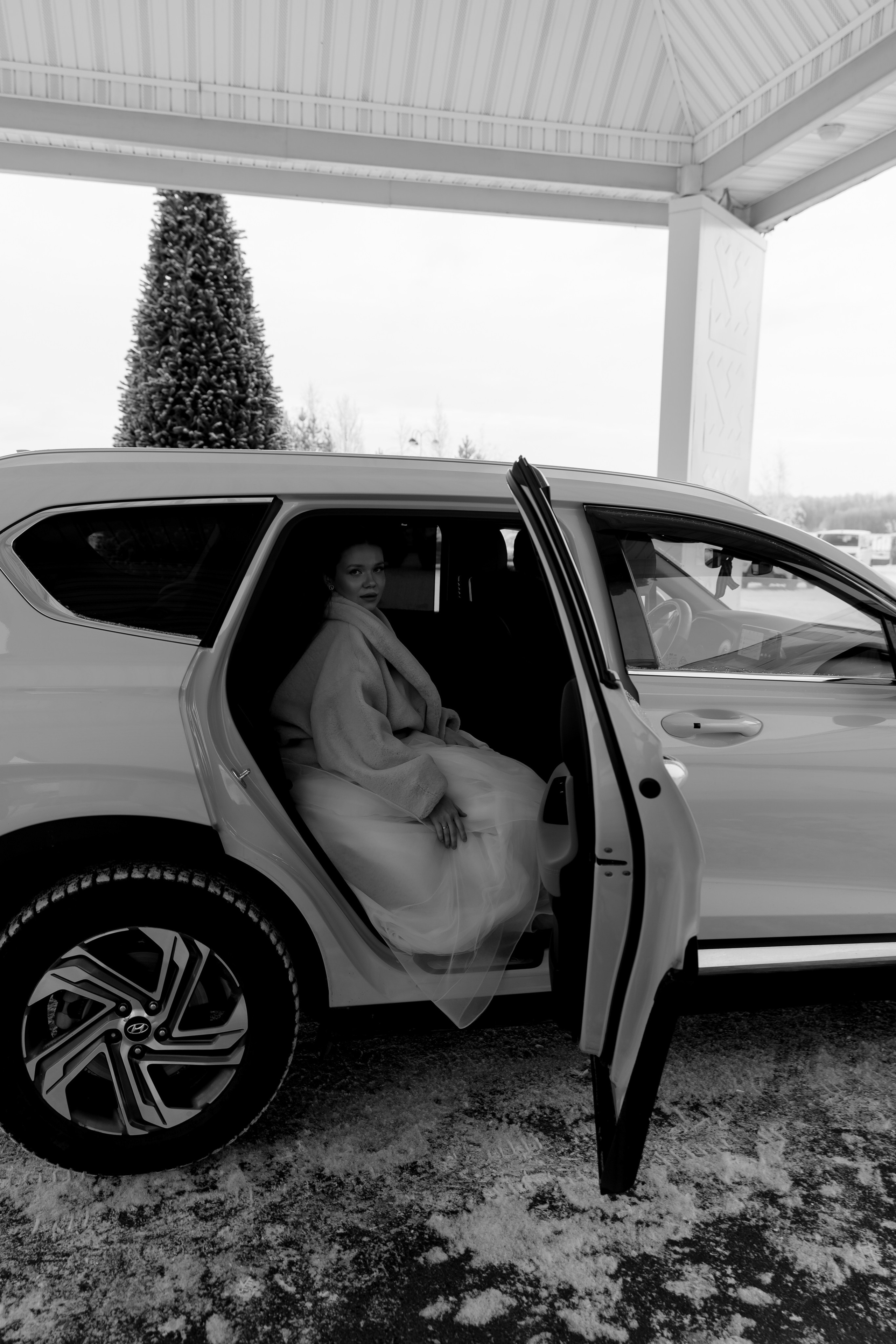 СВАДЕБНАЯ СЬЕМКА СБОРОВ В ОТЕЛЕ И ВЫЕЗД НА ЦЕРЕМОНИЮ (СНЯТО В СИБИРЕ В НИЖНЕВАРТОВСКЕ). Профессиональный фотограф, Санкт-Петербург — Виктория Богомолова