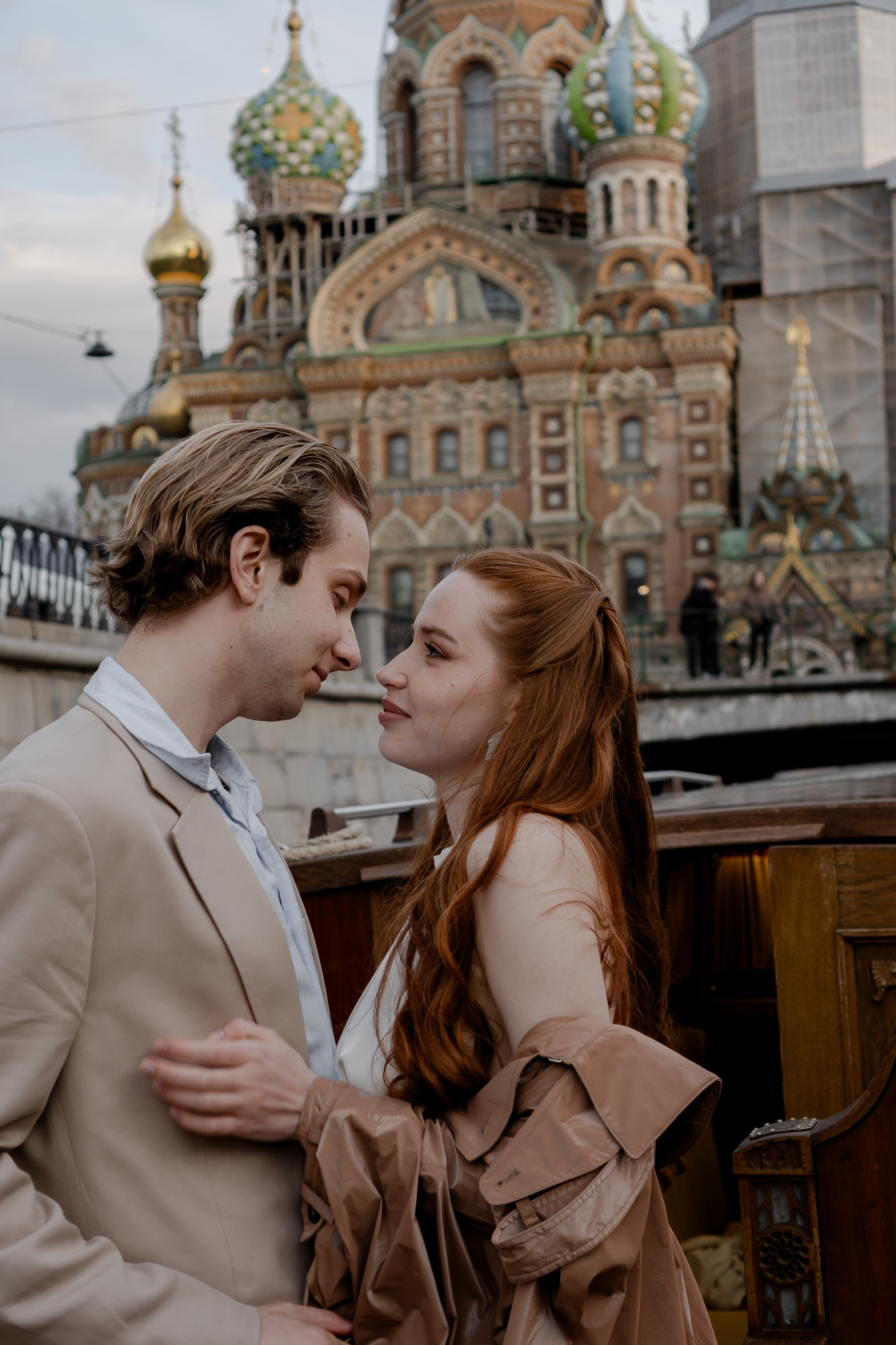 СВАДЕНБНАЯ СЬЕМКА НА КАТЕРЕ ПО КАНАЛАМ САНКТ-ПЕТЕРБУРГА И В АКВАТОРИИ НЕВЫ. Профессиональный фотограф, Санкт-Петербург — Виктория Богомолова