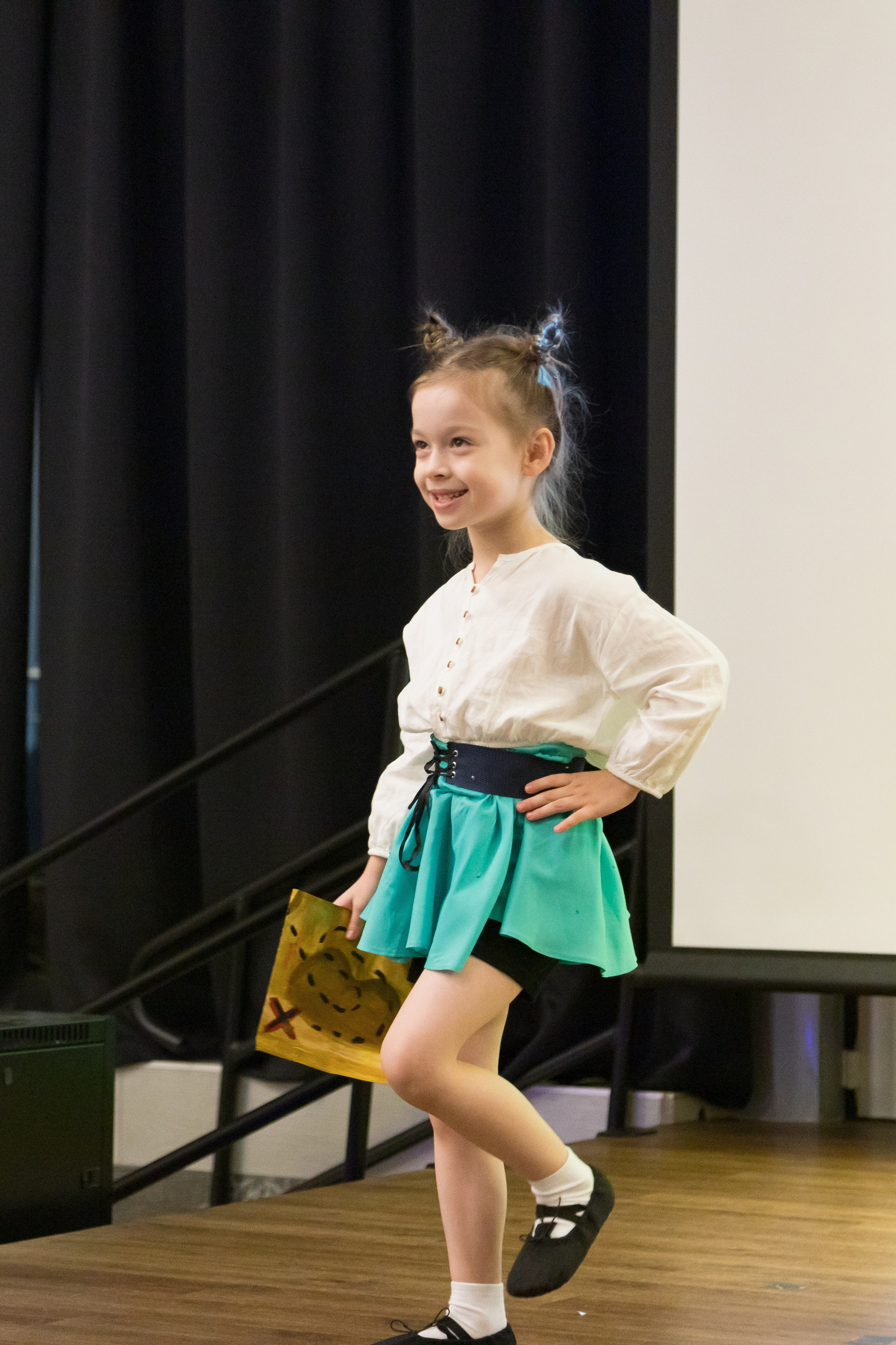 Отчетный концерт танцевального коллектива «ПЕТЕРБУРИКИ». Детский и контент фотограф Надя Волкова Санкт-Петербург