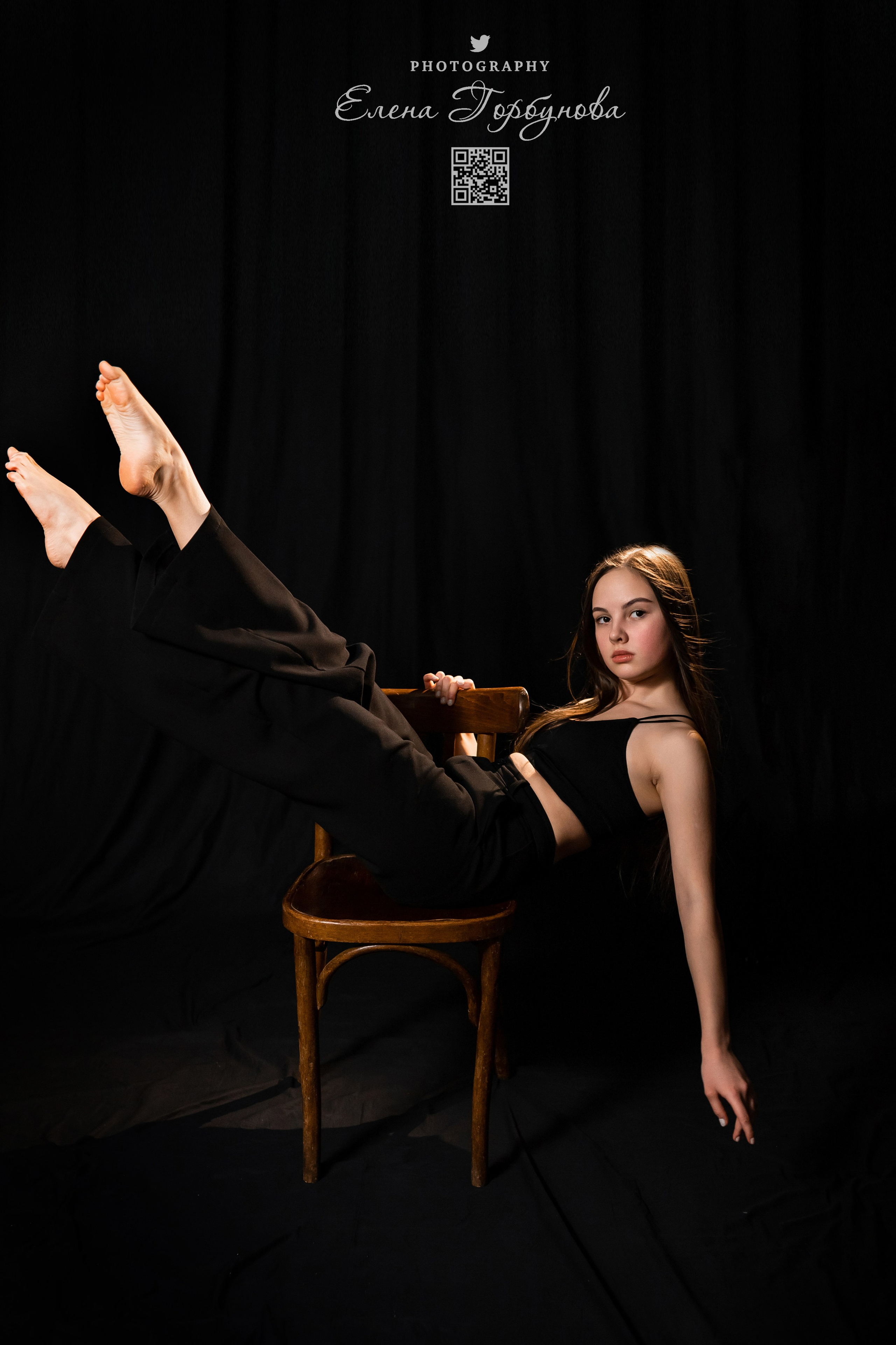 Моя студия. Полина и стул. Январь 2024. Фотограф Пермь. Свадьбы. Семья и дети, школа, д. сад. Фотокниги