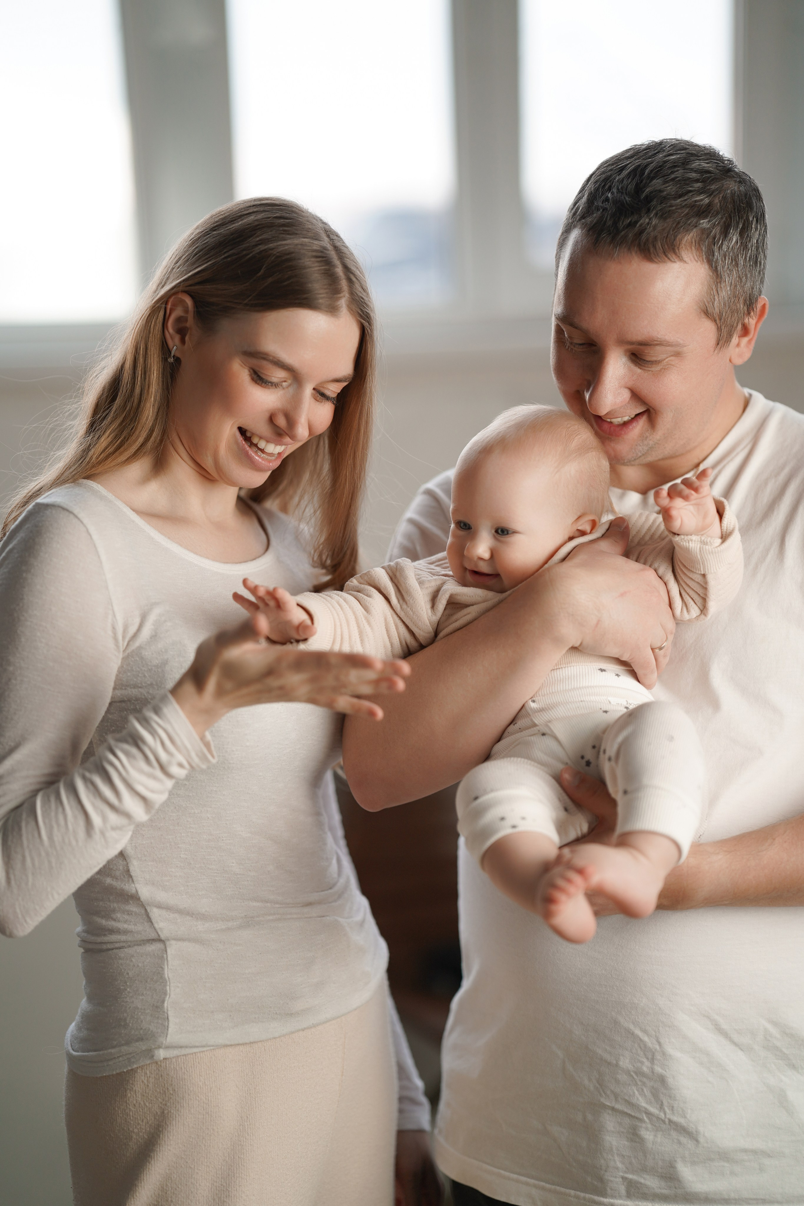 Семейная фотосессия в студии. Фотограф Надежда Жемкова. Фотосъёмка, ретушь, фотомонтаж для вас и вашего бизнеса