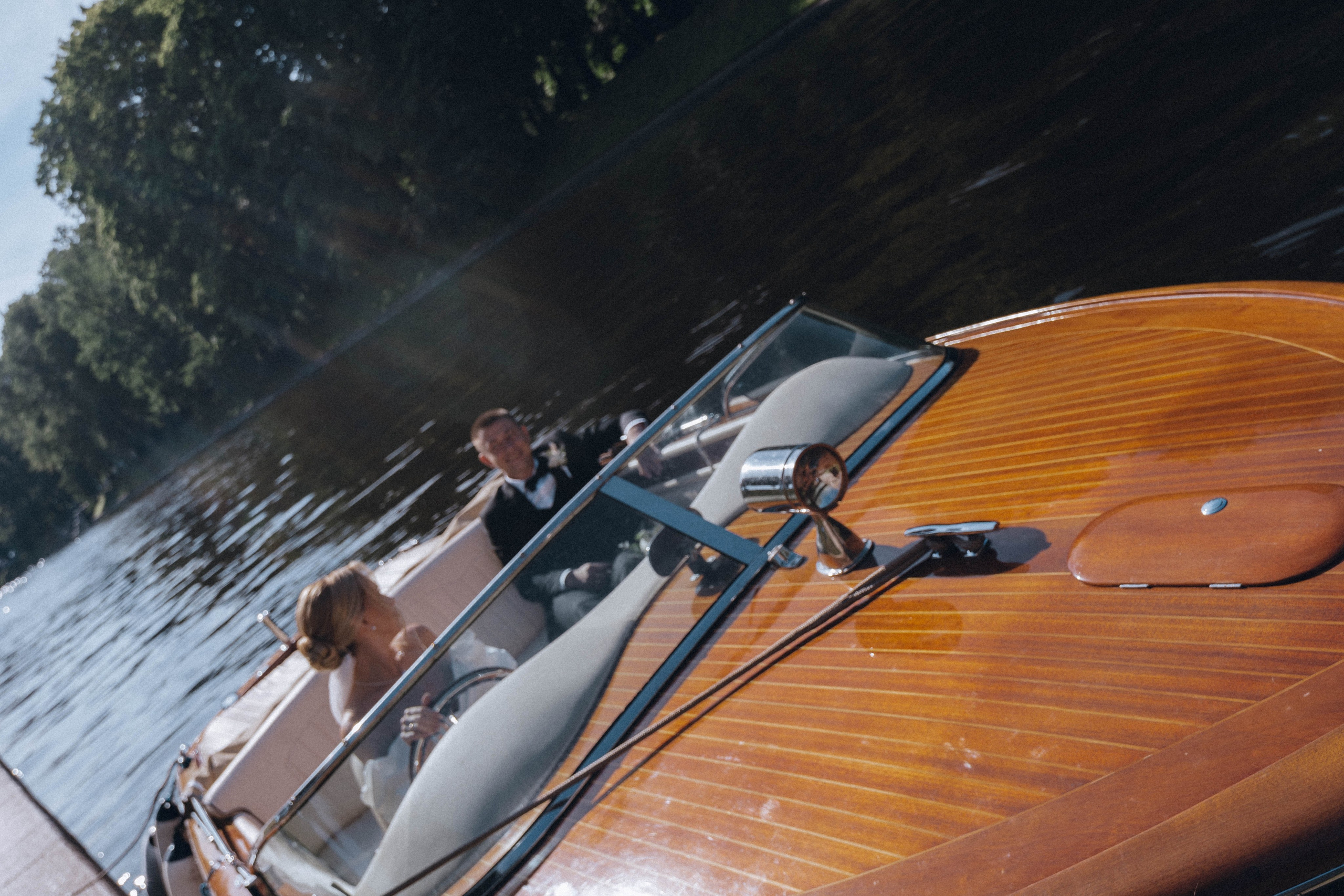 СВАДЕНБНАЯ СЬЕМКА НА КАТЕРЕ ПО КАНАЛАМ САНКТ-ПЕТЕРБУРГА И В АКВАТОРИИ НЕВЫ. Профессиональный фотограф, Санкт-Петербург — Виктория Богомолова