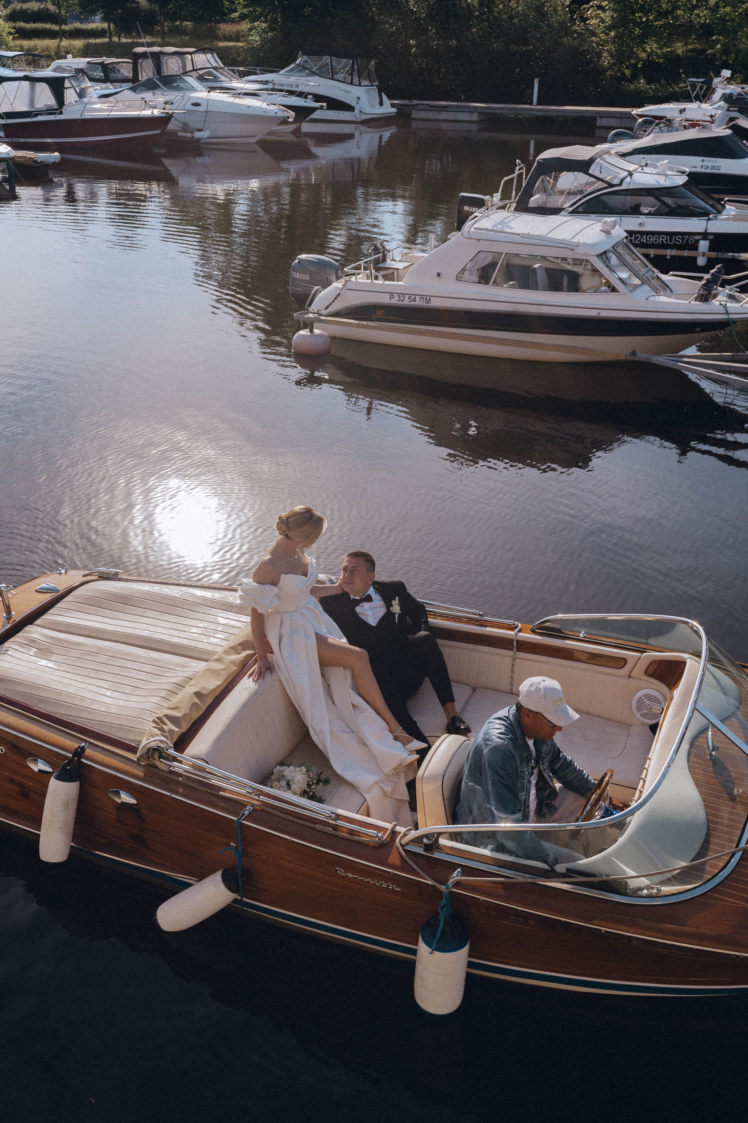 СВАДЕНБНАЯ СЬЕМКА НА КАТЕРЕ ПО КАНАЛАМ САНКТ-ПЕТЕРБУРГА И В АКВАТОРИИ НЕВЫ. Профессиональный фотограф, Санкт-Петербург — Виктория Богомолова