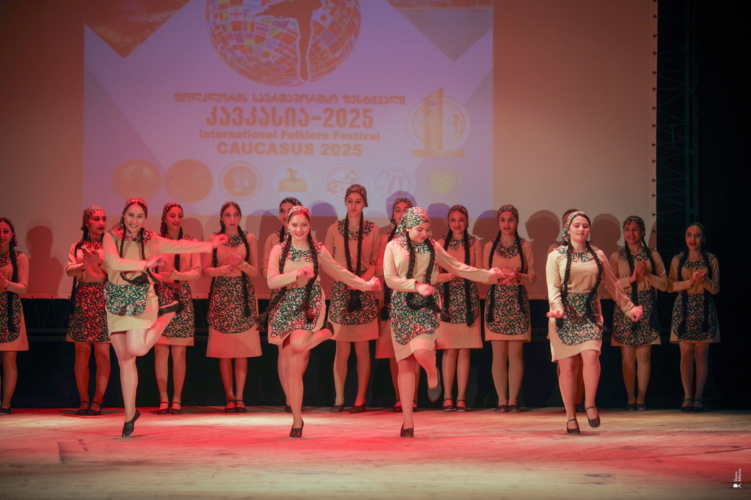 Танцы в прекрасном Они. Портретный фотограф Денис Милютин