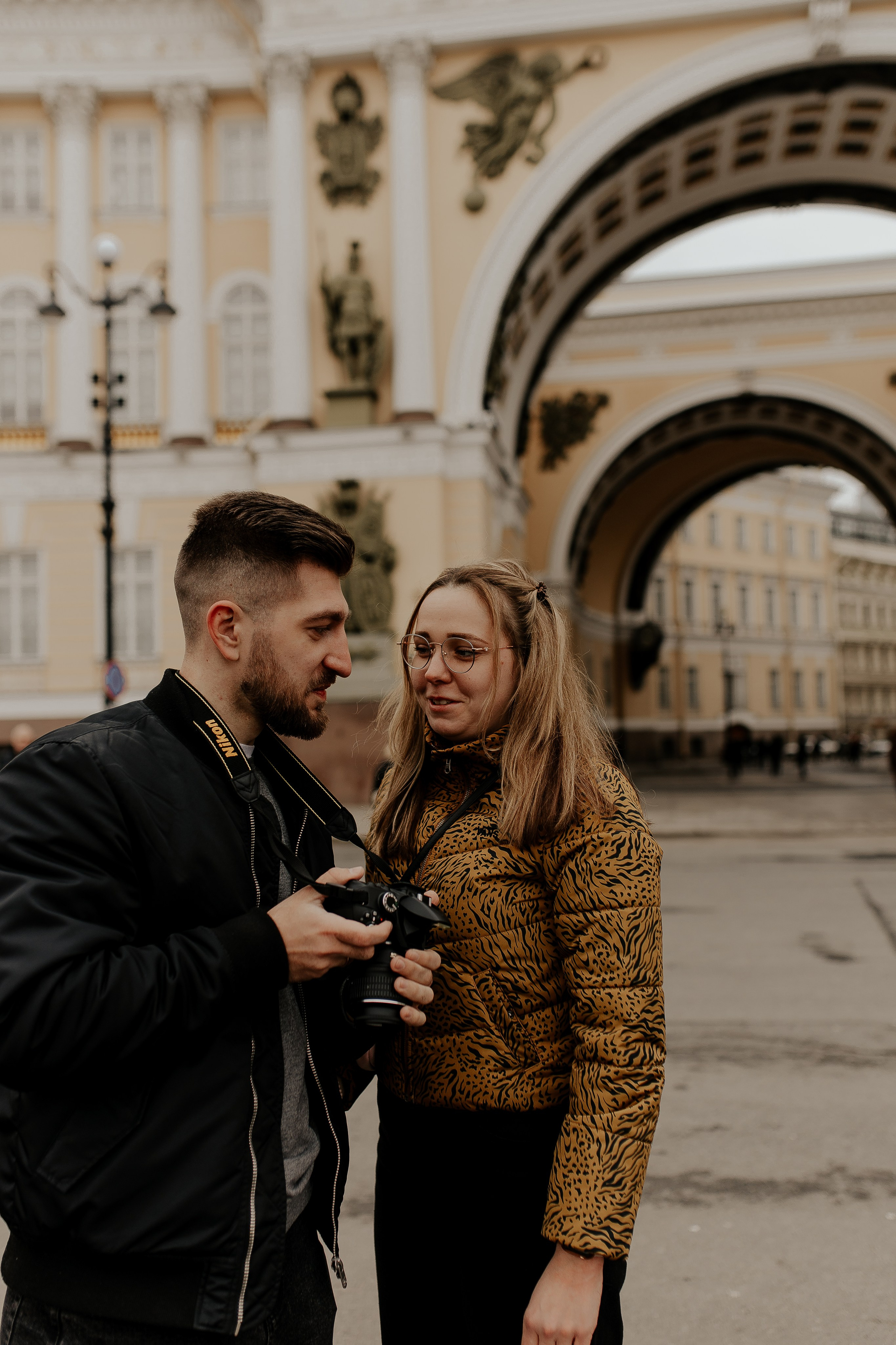 Пара у главного штаба. Фотограф в Санкт-Петербурге Лиза Семченкова