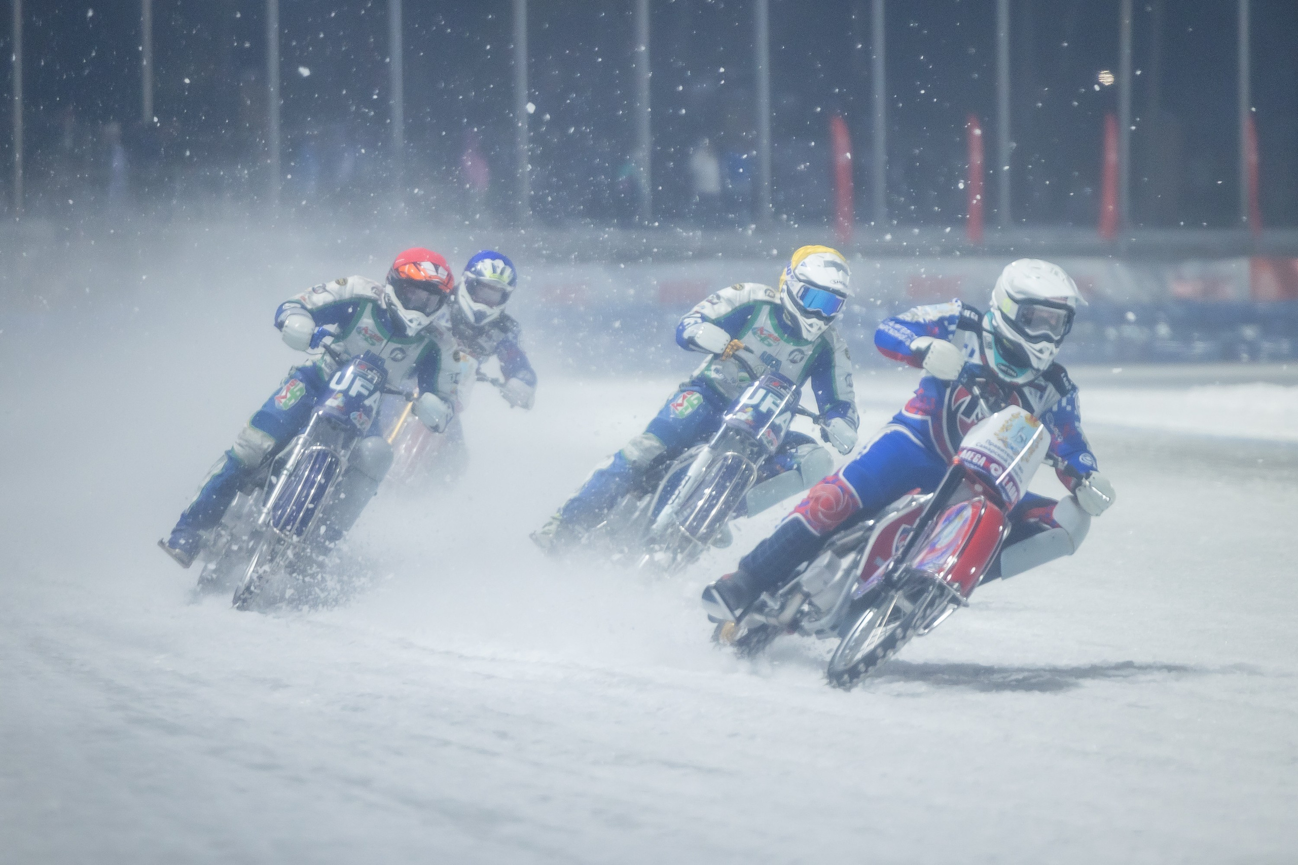 Битва Ледовых Гладиаторов в городе Красногорске на стадионе Зоркий 15 и 16 февраля. Фотограф Владимир Охрименко