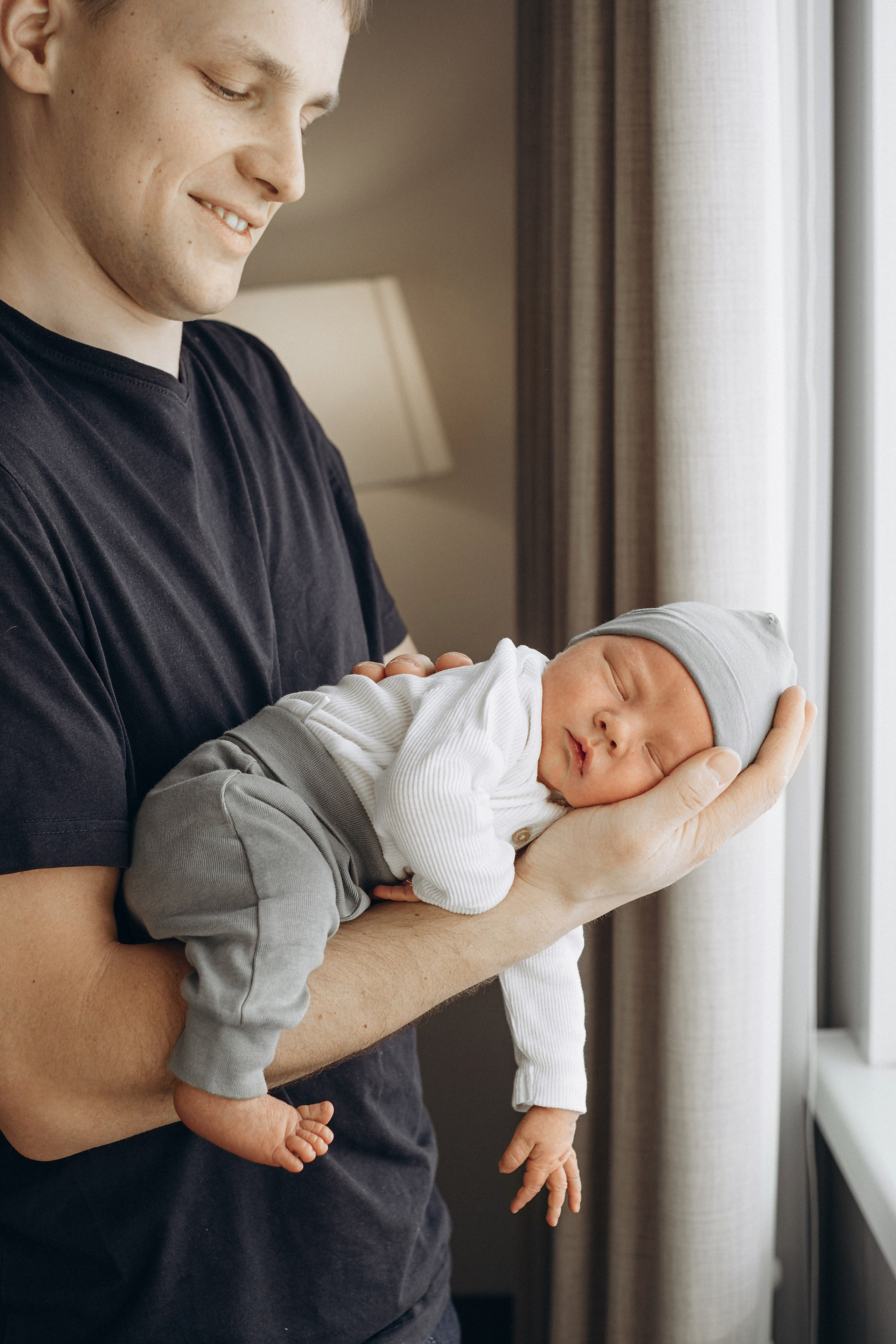 Выписка Тони, Саши и Гаврюши. Семейный и детский фотограф в Санкт-Петербурге