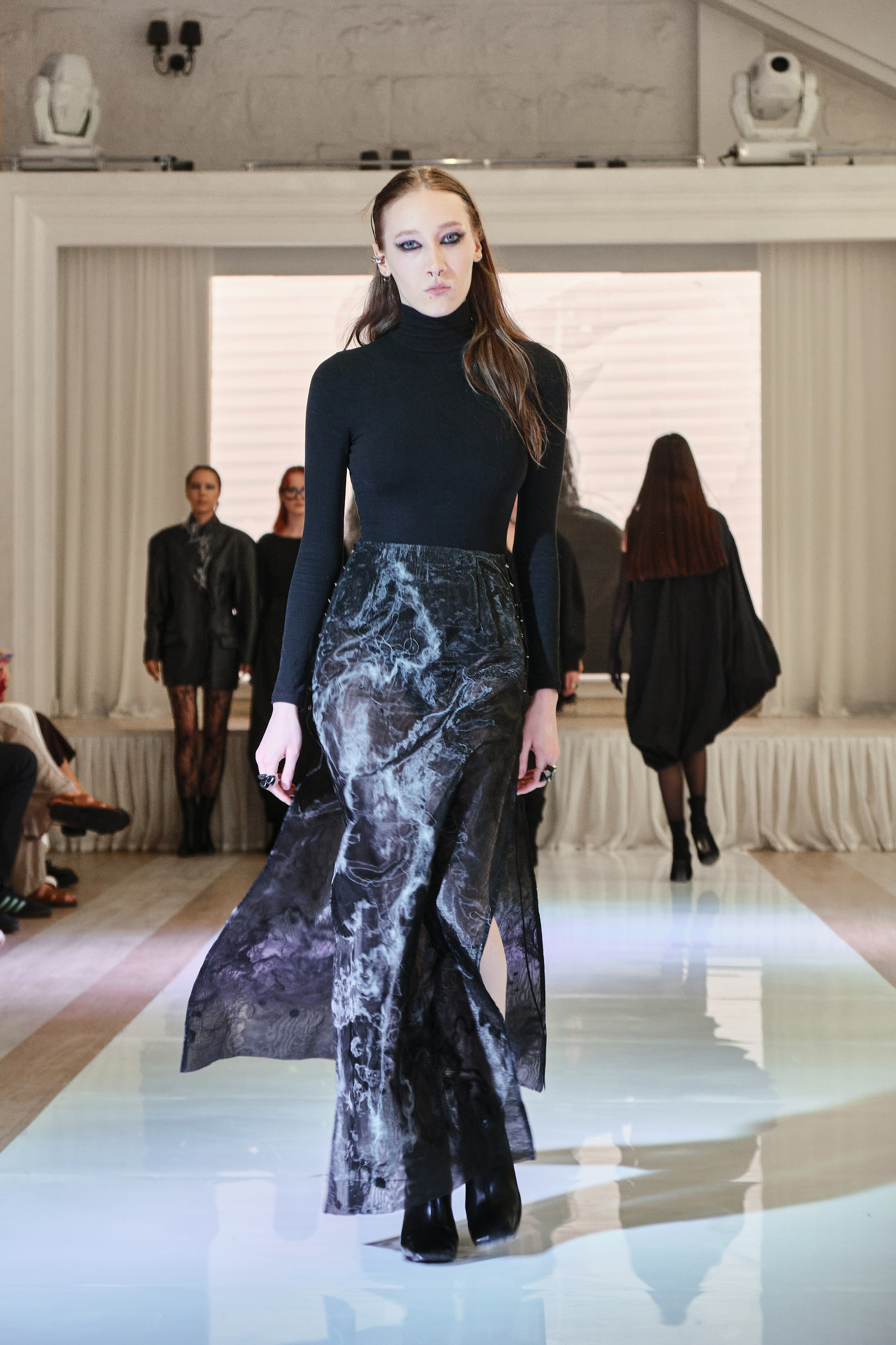 Fashion-show. Фэшн фотограф Арина Эльюс в Новосибирске