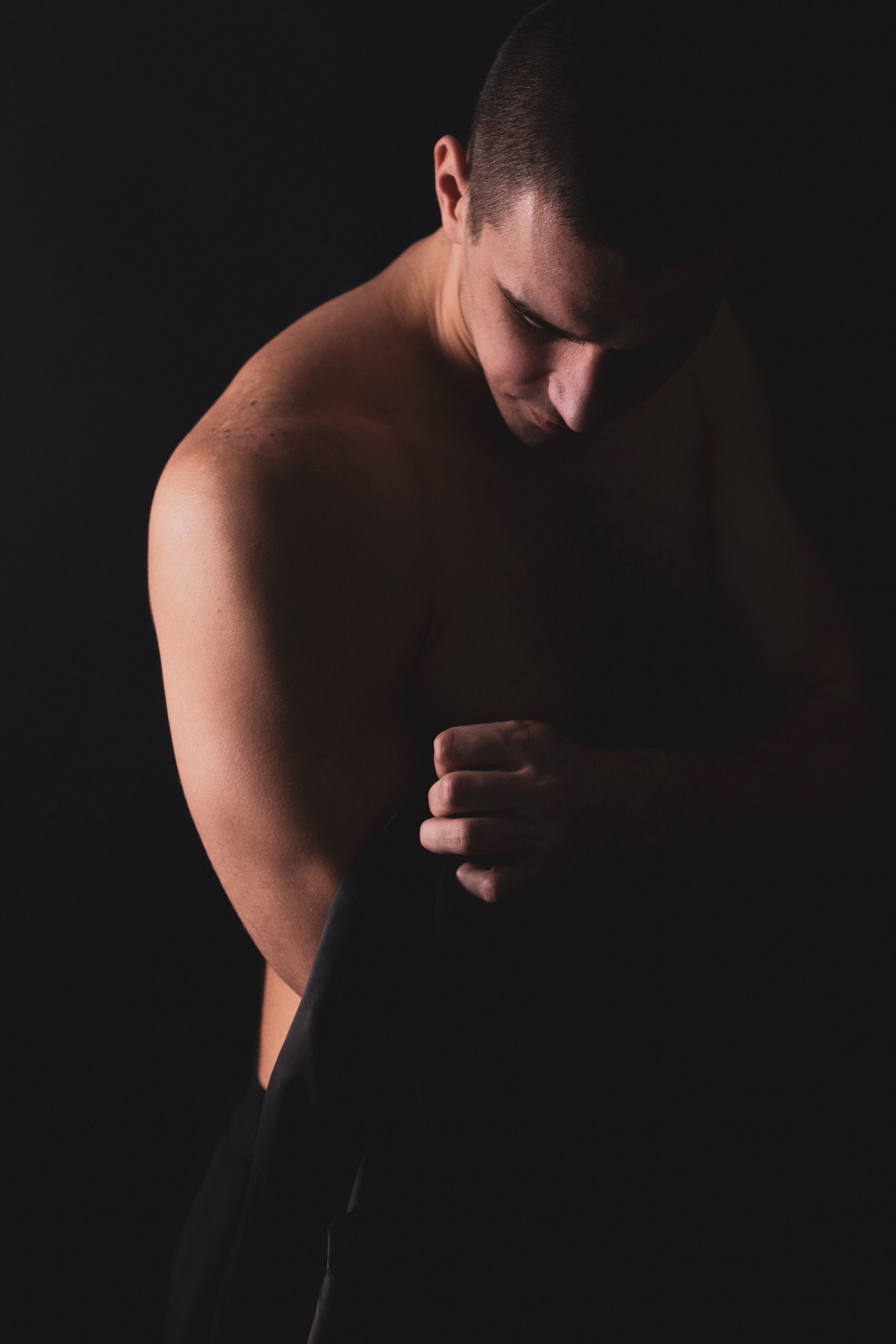 Портретная съемка — Роман. Портретный фотограф в Орле. Готовые фото за 3 дня! Помощь в позировании. Советы по организации