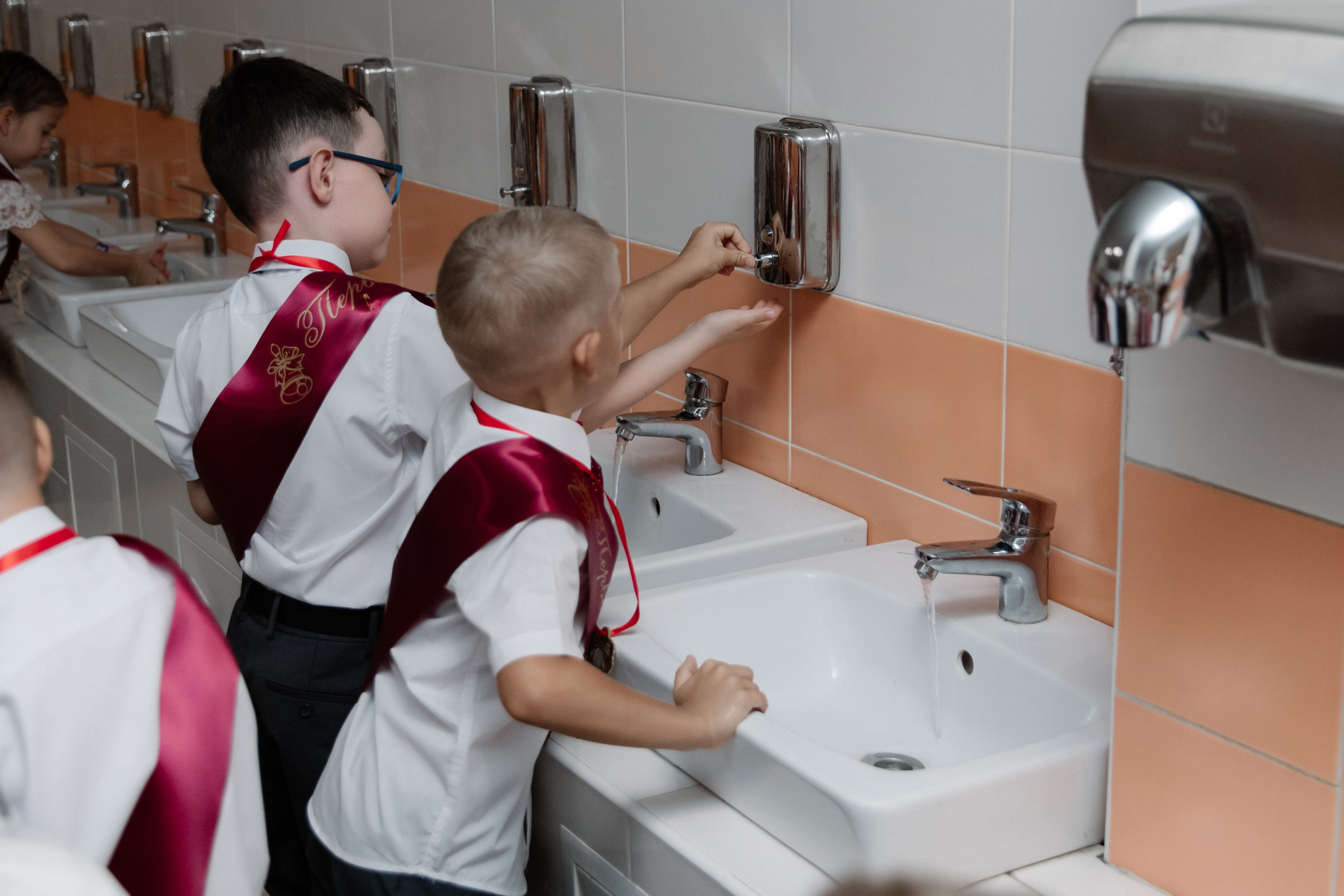 1 класс 11 школа. Выпускные альбомы Натальи Бутко: Новороссийск, Анапа, Геленджик