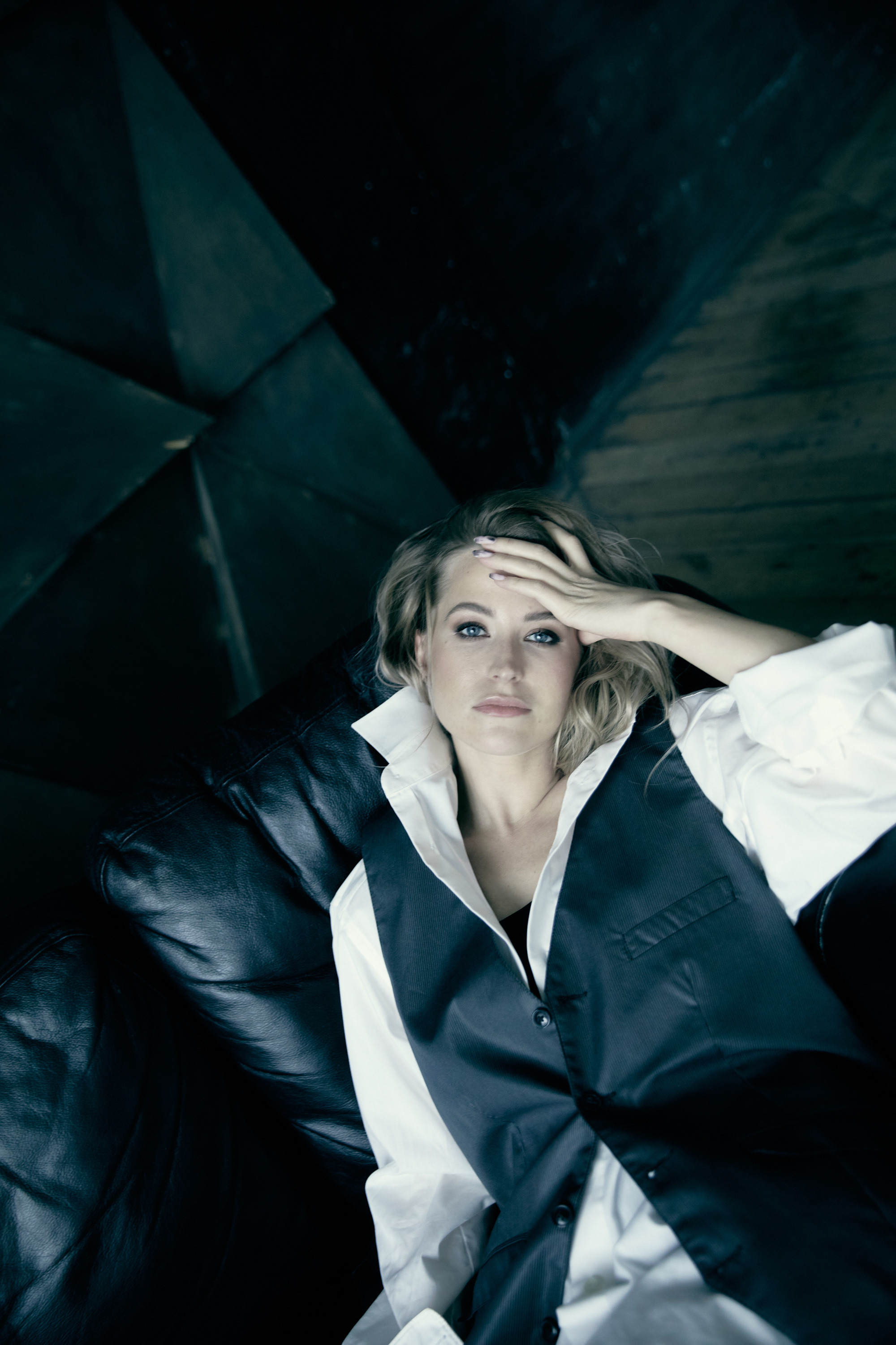 KSENIA. Yulia Otroschenko