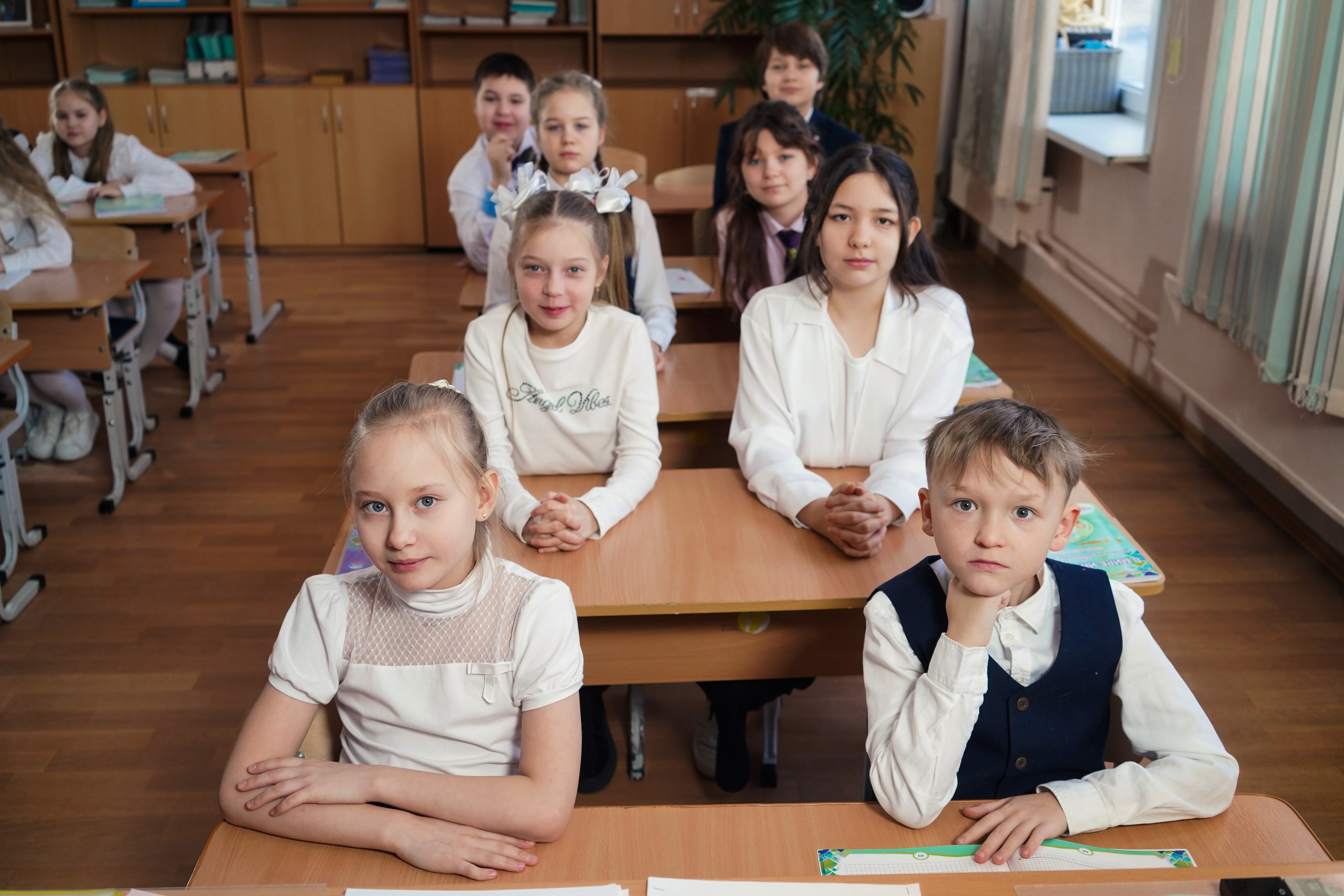 Выпускные альбомы, 4 класс Школа № 175 школьная фотосессия. Семейный и портретный фотограф в Екатеринбурге Анна Лобанова