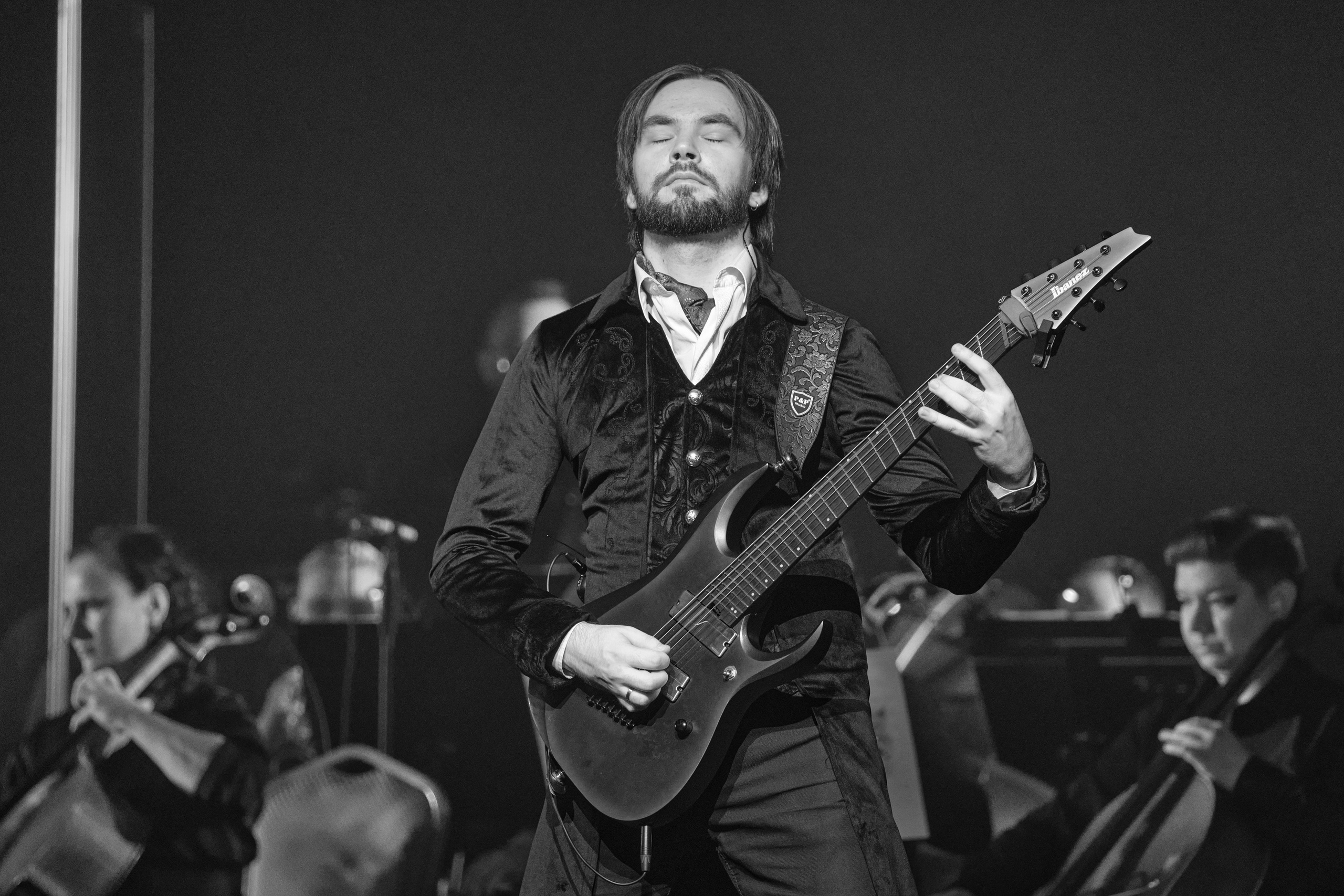 Saphath с симф.оркестром. Фотограф. г. Южно-Сахалинск. Олег Толстов