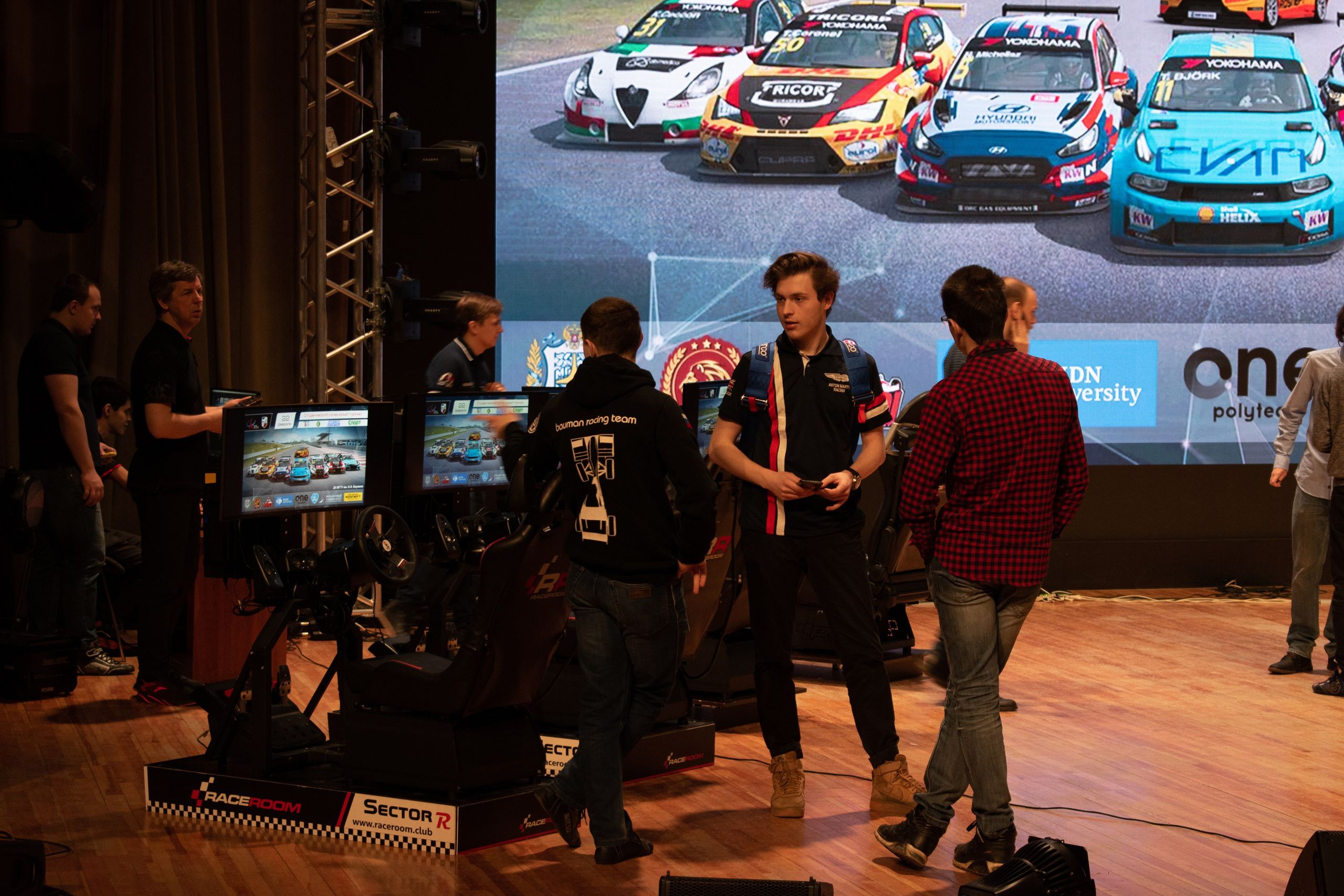 RaceRoom — Командный турнир среди ВУЗов города Москвы | 22.02.20. Репортажный фотограф Сыбер Мартти