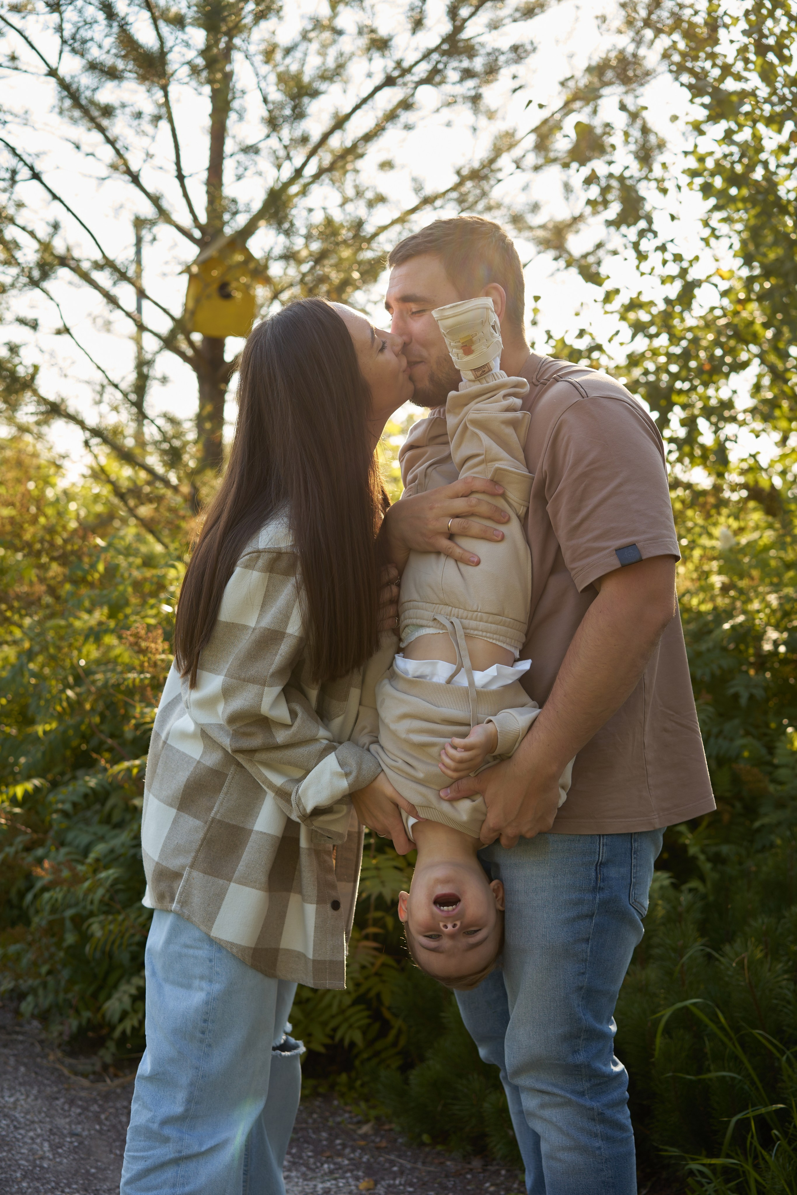 Семейная фотосессия летом на улице. Фотограф Екатеринбург Кокшарова Александра