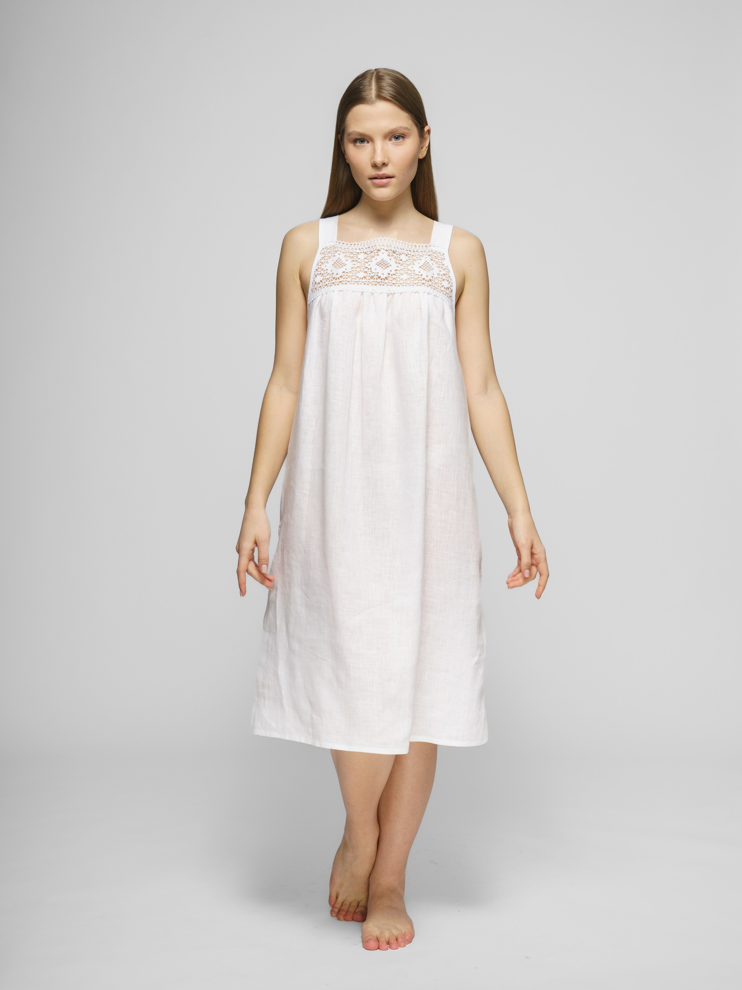 Лён (фартук, сорочки), модель Оксана. KED Production — продакшн из СПб. Создаём фото, видео и контент, который помогает брендам и селлерам продавать больше