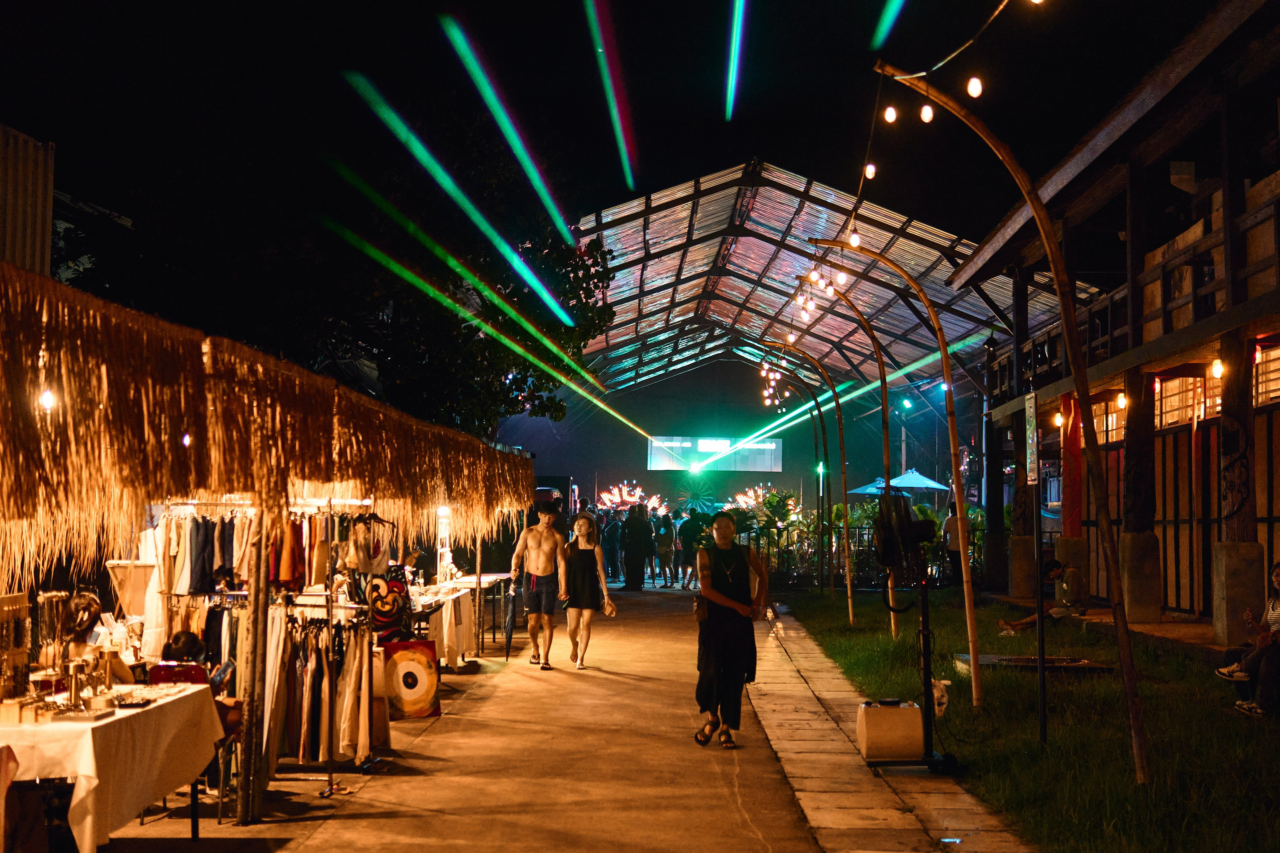 NuanuNight. See the moment and catche. commercial and reportage