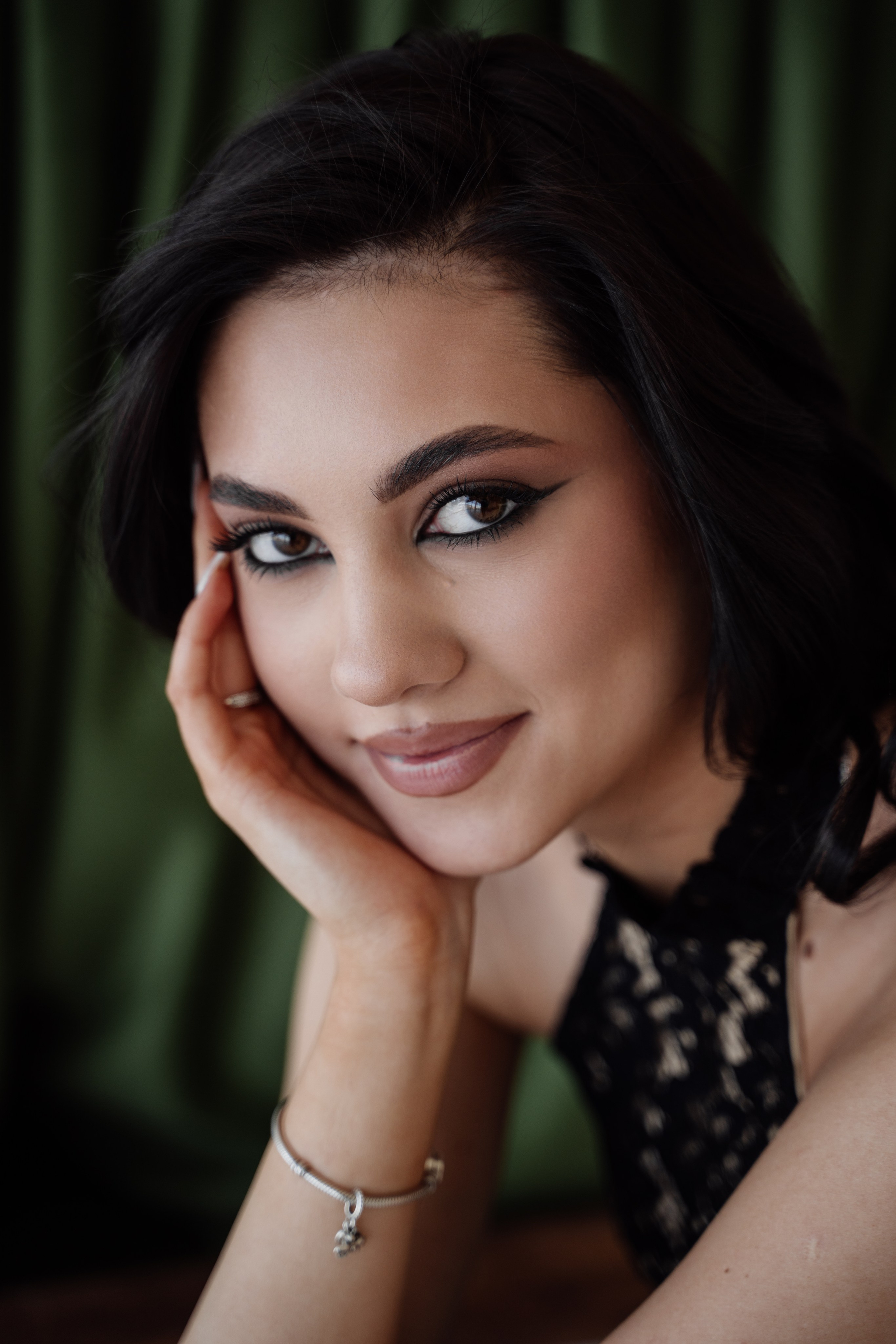 Портрет. Дипломированный фотограф в Новосибирске. Фотографирую свадьбы, репортажи, индивидуальные фотосессии, lovestory(семейные)