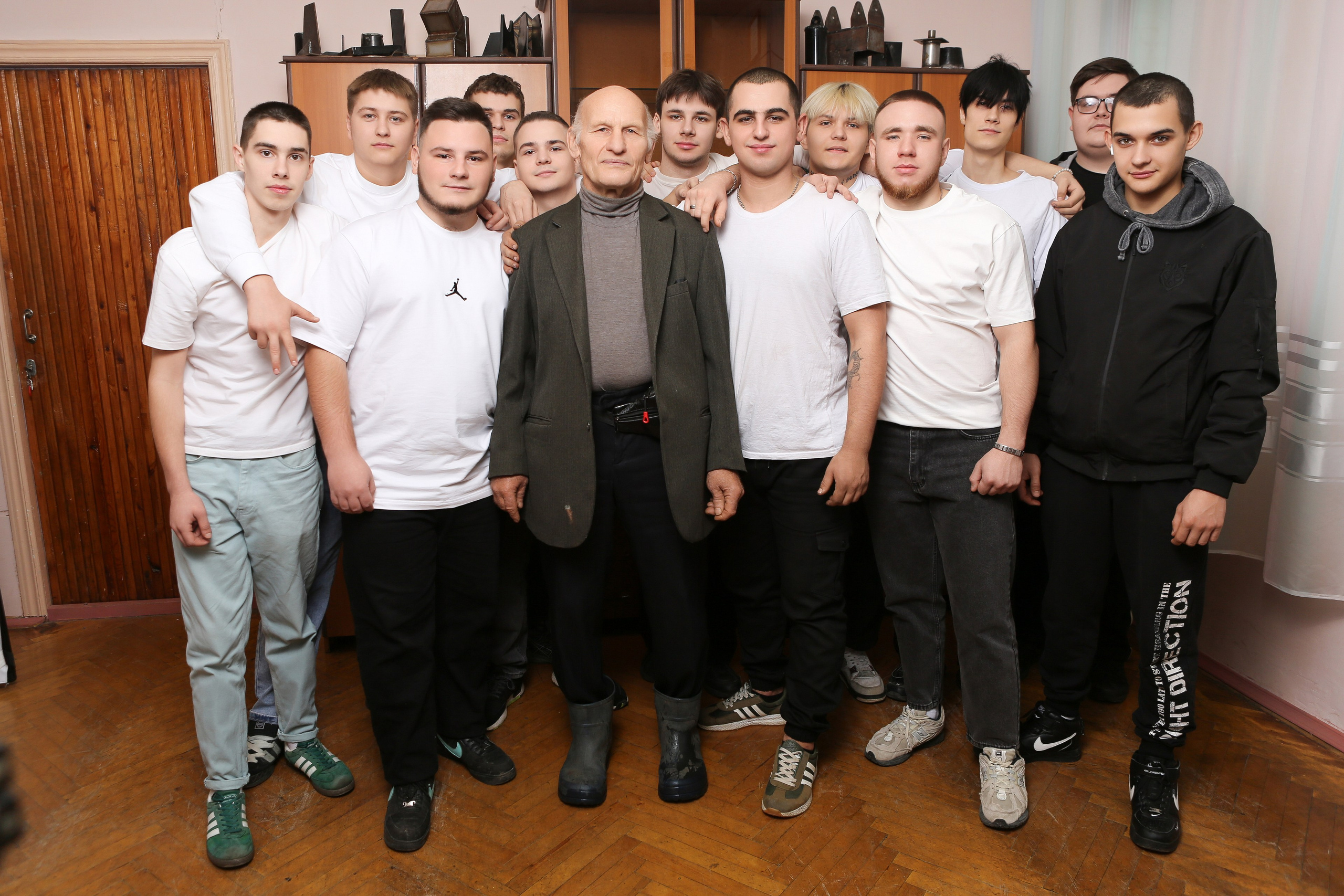 ФОТОСЕССИЯ В КЛАССЕ ДЛЯ ВЫПУСКНИКОВ СВАРОЧНОГО ПРОИЗВОДСТВА. ТВОЙ АЛЬБОМ / ТВОИ ПРАВИЛА