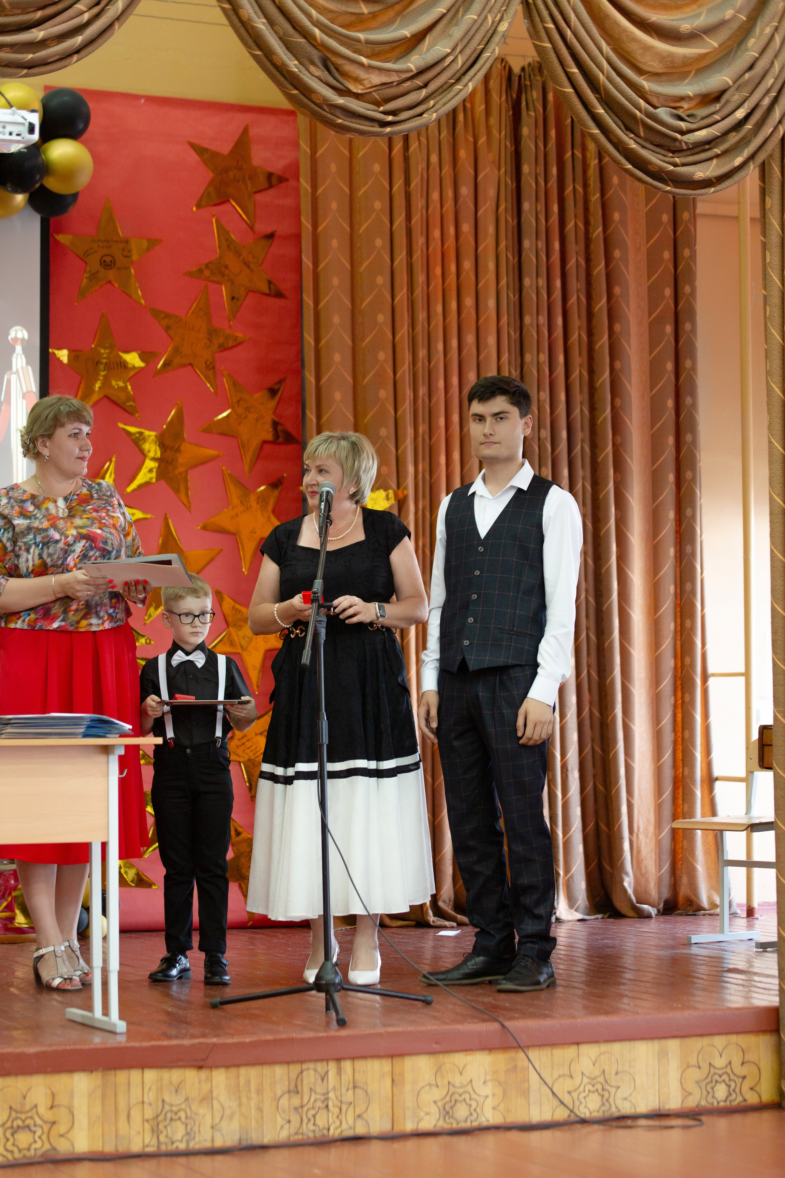 ВРУЧЕНИЕ ДИПЛОМОВ 9 ШКОЛА 2024 г. ТВОЙ АЛЬБОМ / ТВОИ ПРАВИЛА