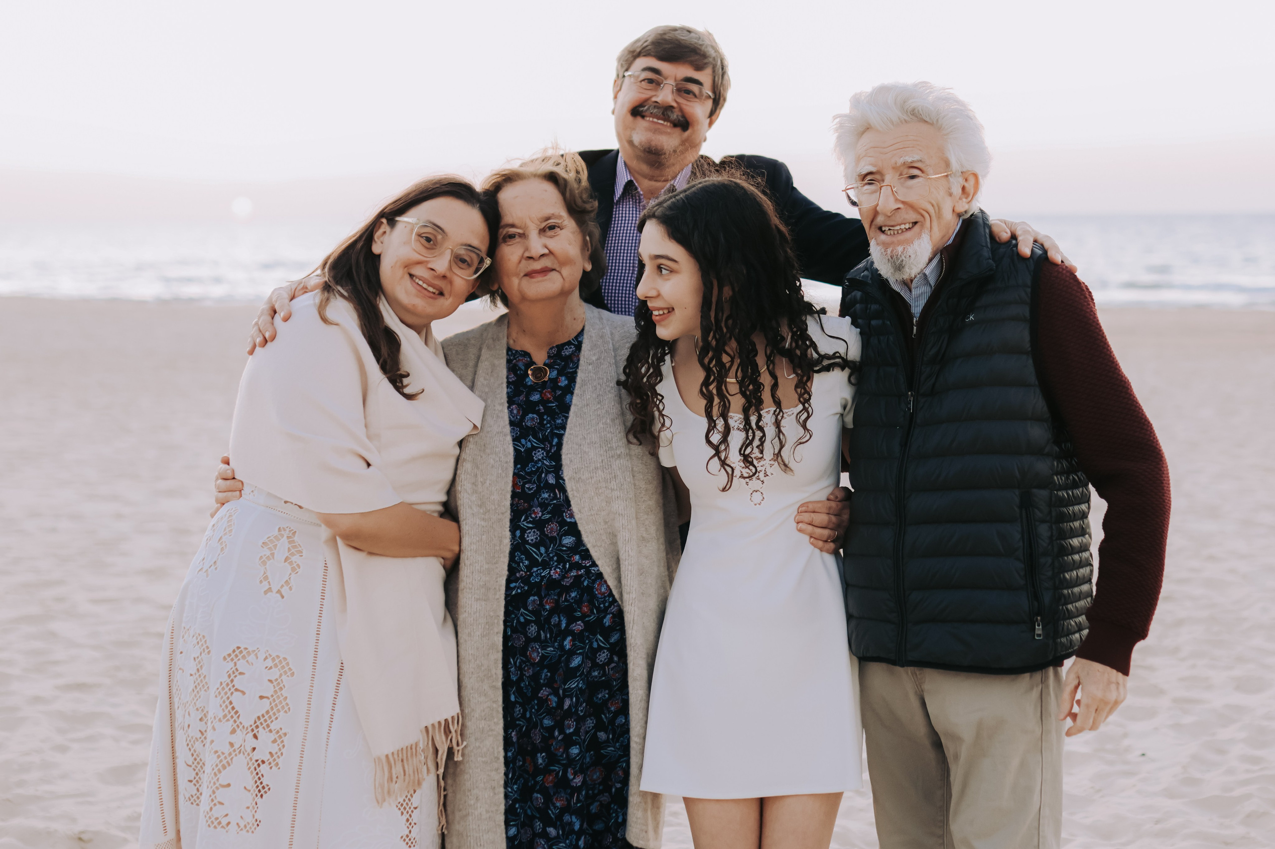 Family shoot / Engagement, Bat Yam | December 2025. Photographer in Israel Alice Milchin