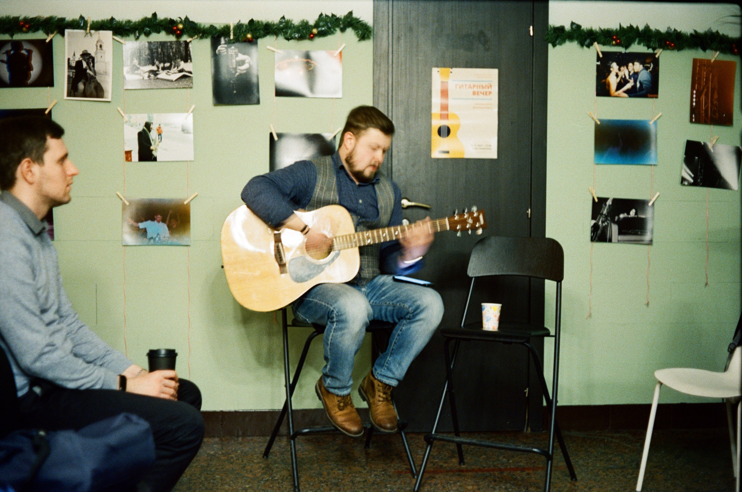 12.12.2021 // Гитара и фотография. Фотовыставки serebro.gallery, в которых автором можешь стать ты! | Москва