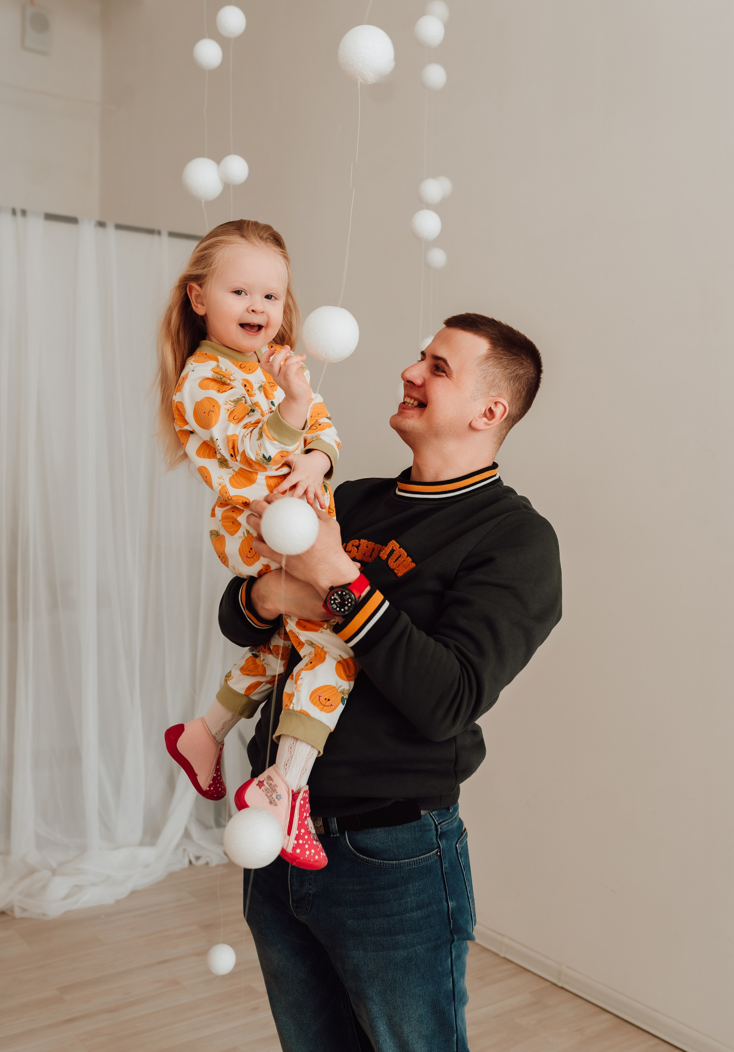 Фотосъемка мамы с дочкой. Фотограф Ким Наталья в Красноярске