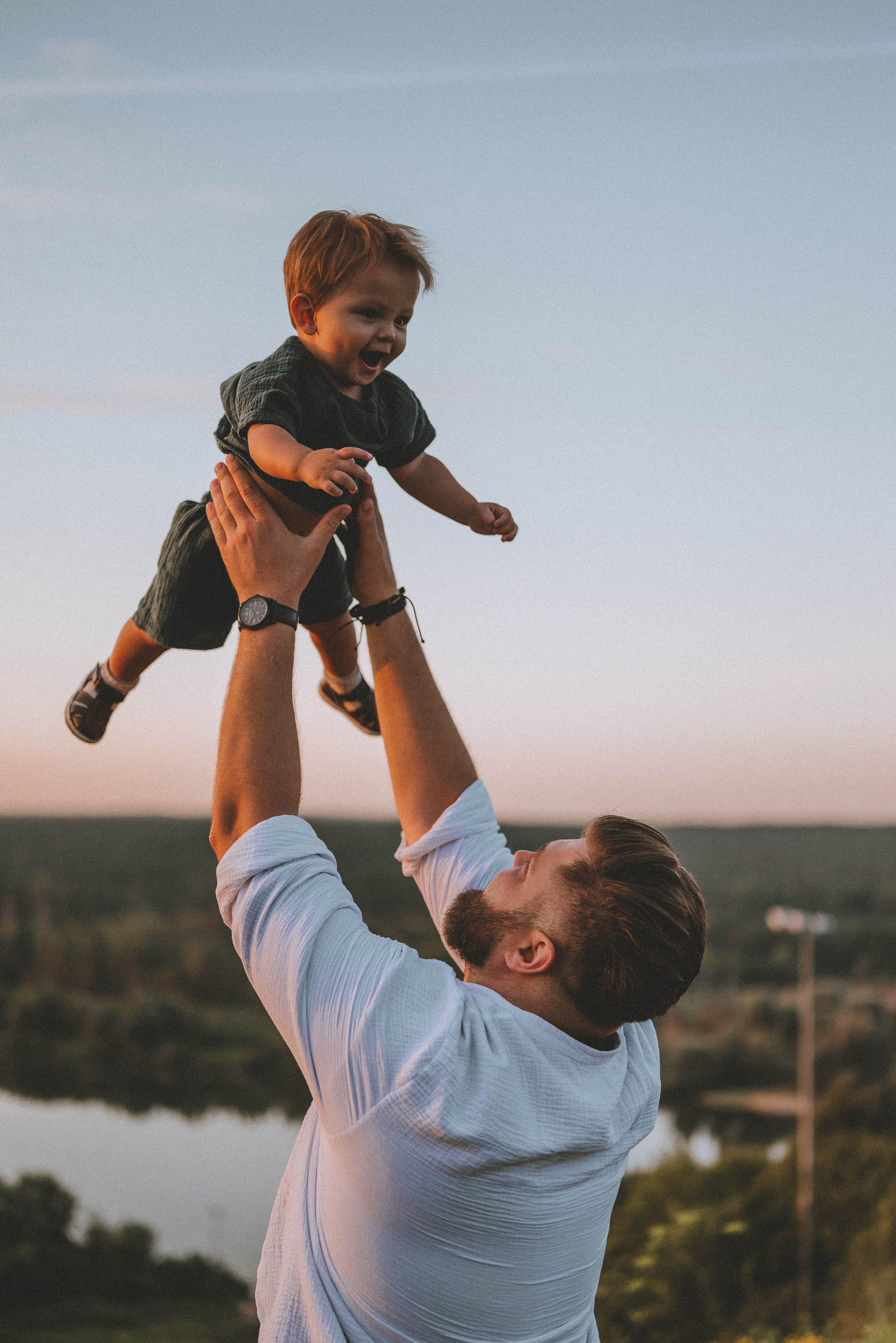Лев с родителями на закате. Фотограф Кристина Пархоменко