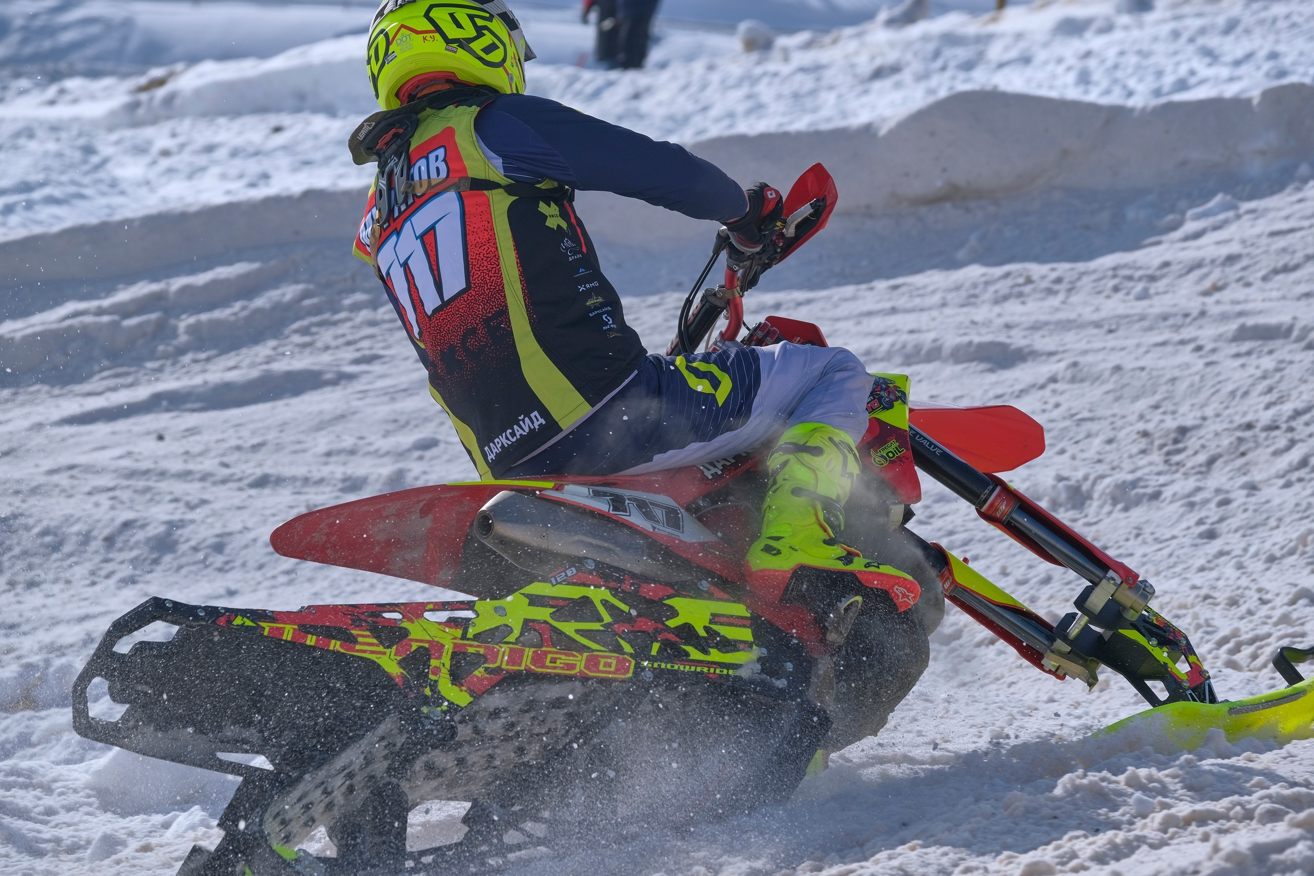 Соревнования по сноубайк кроссу и снегоходам. Свадьбы, Love Story, репортаж и портреты в Екатеринбурге