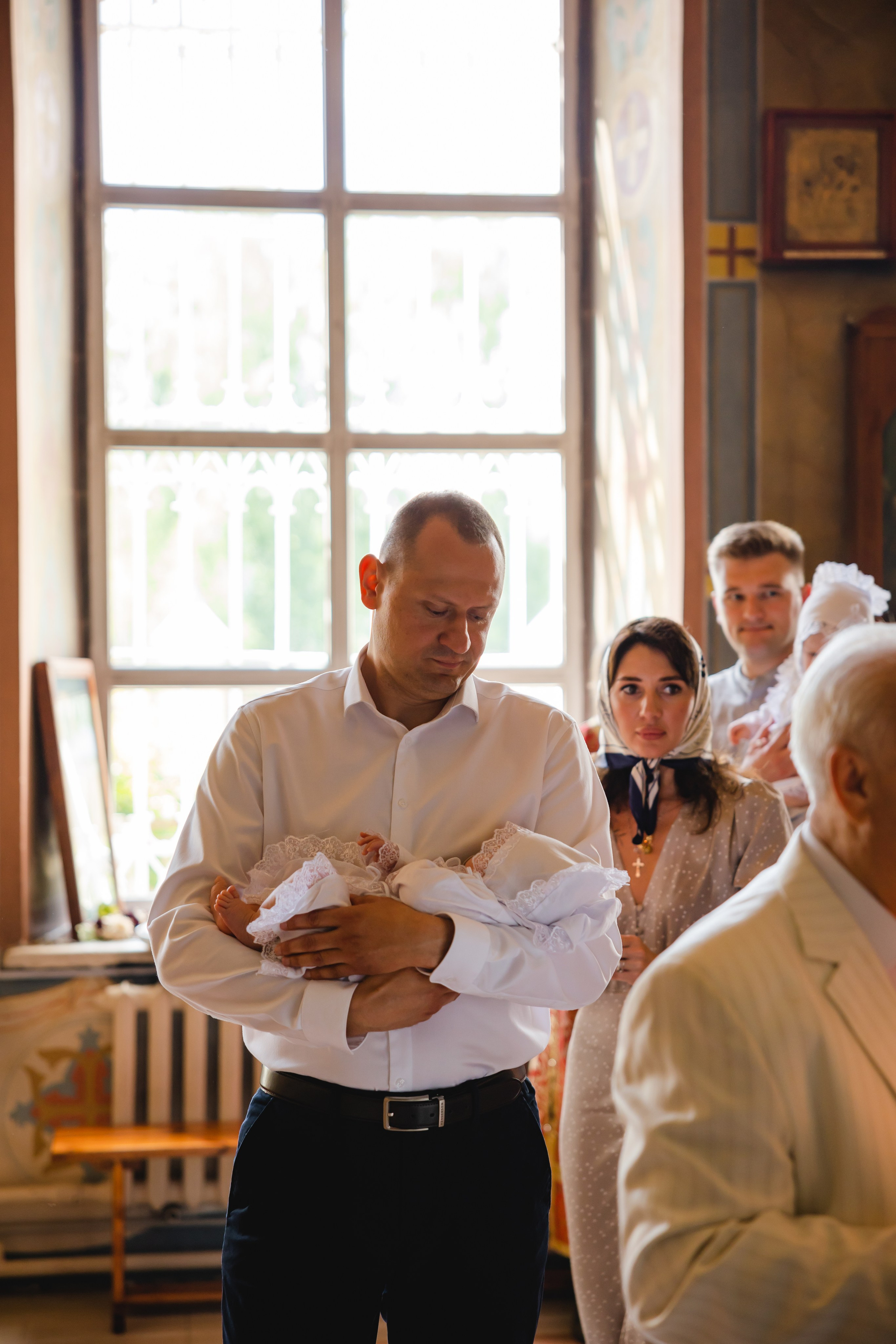Таинство Крещения. Сайт с красивыми фотографиями и людьми