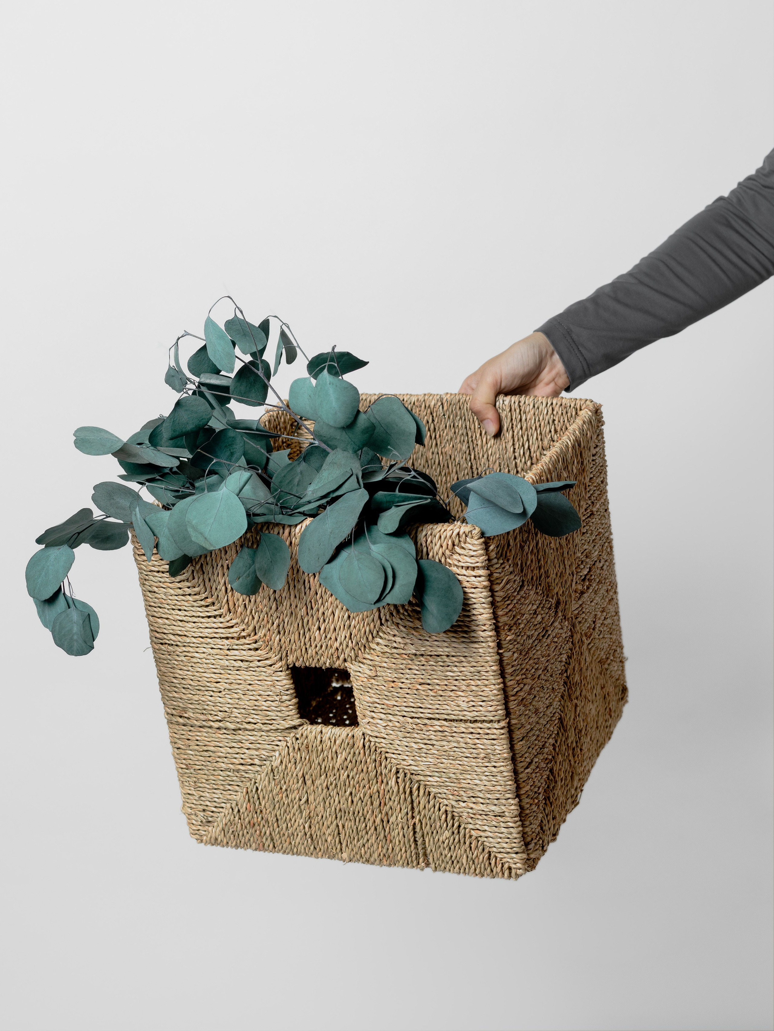 Корзина плетеная. Предметный фотограф Северова Екатерина | Профессиональная предметная съёмка фото и видео в Санкт-Петербурге