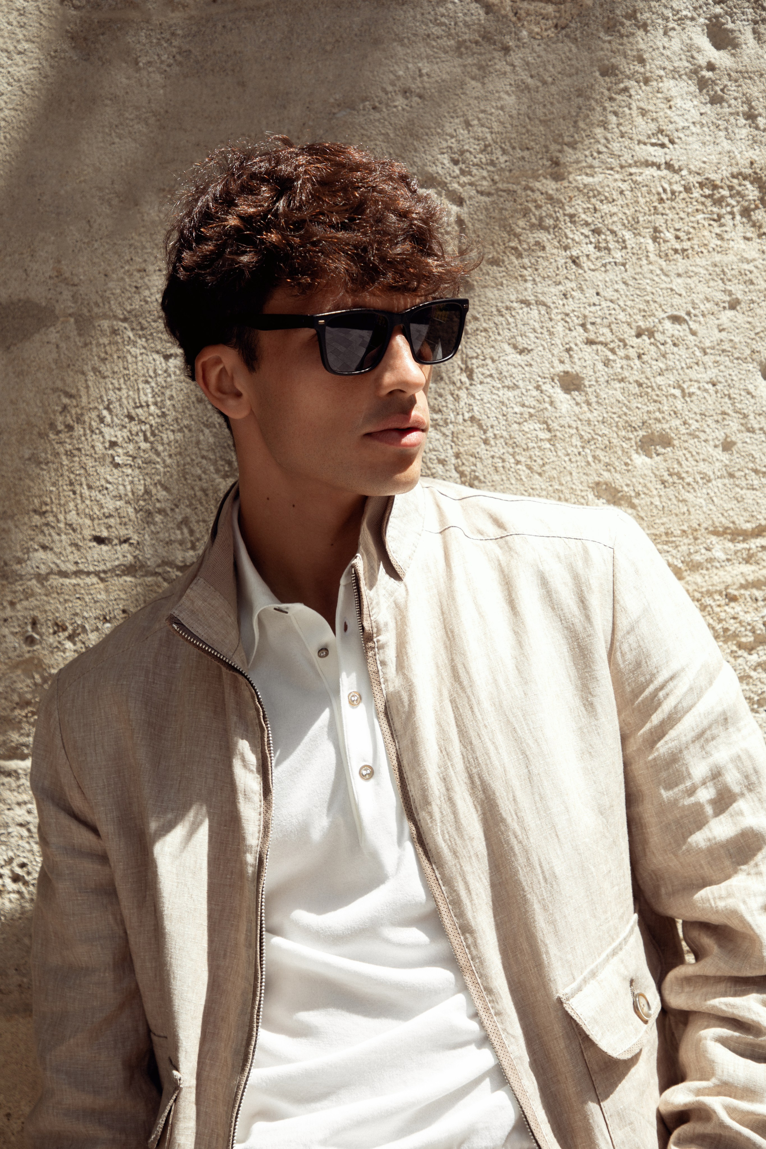 CLOTHES. RETOUCHER / Beauty / Product / Fashion / Commercial