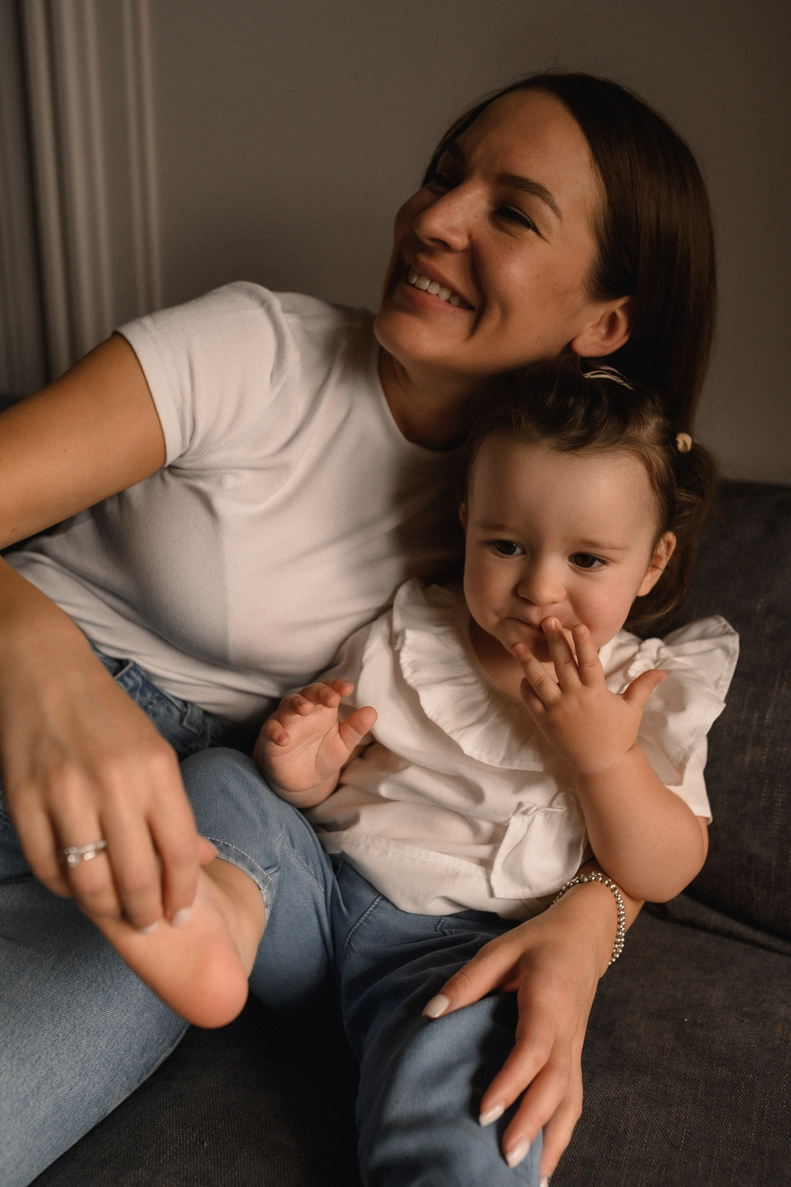 Саша, Таня, Мира и бабушка дома. Семейный и свадебный lifestyle-фотограф в Москве Мария Петрова