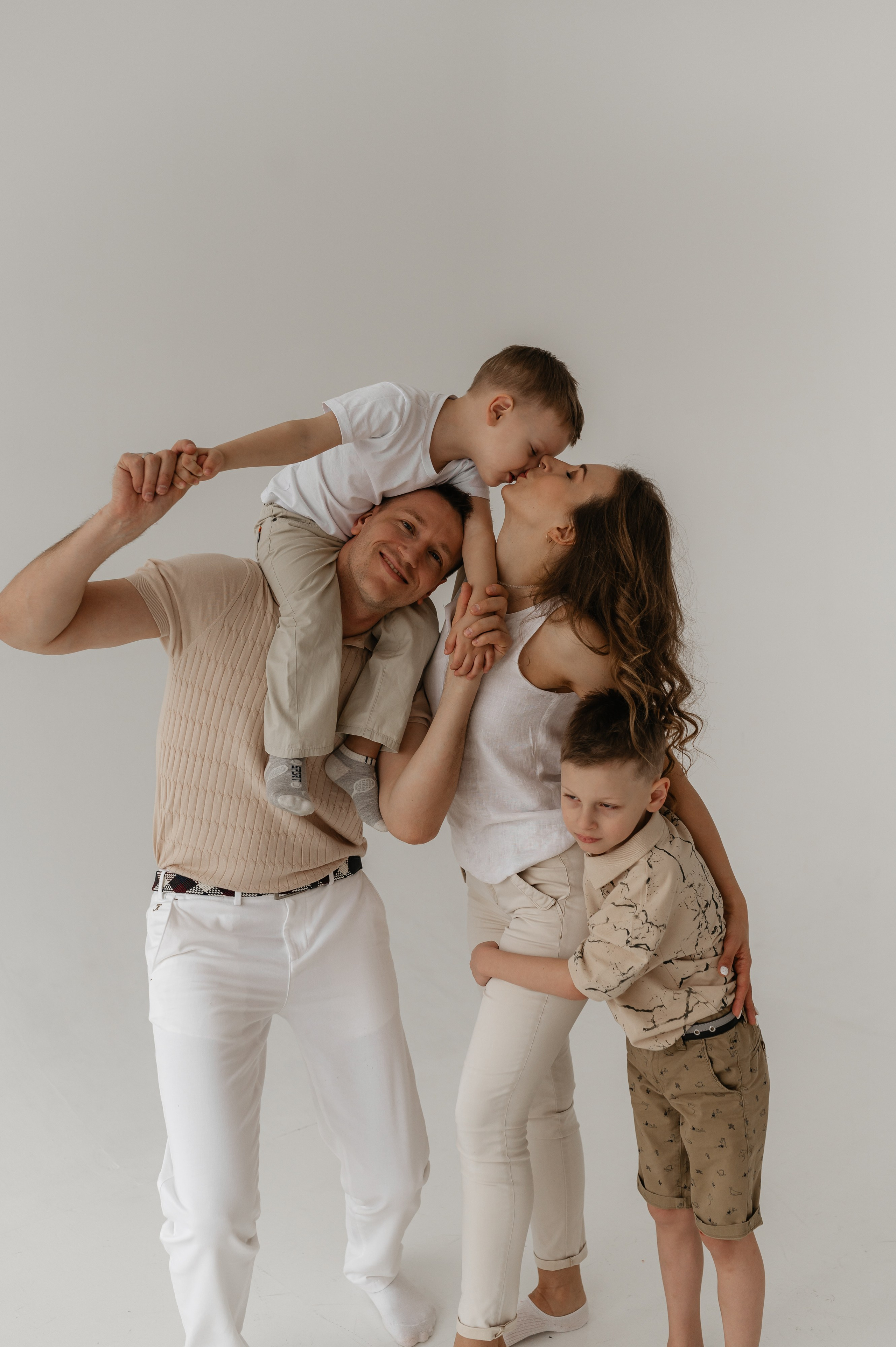 Семейная на циклораме. Главная