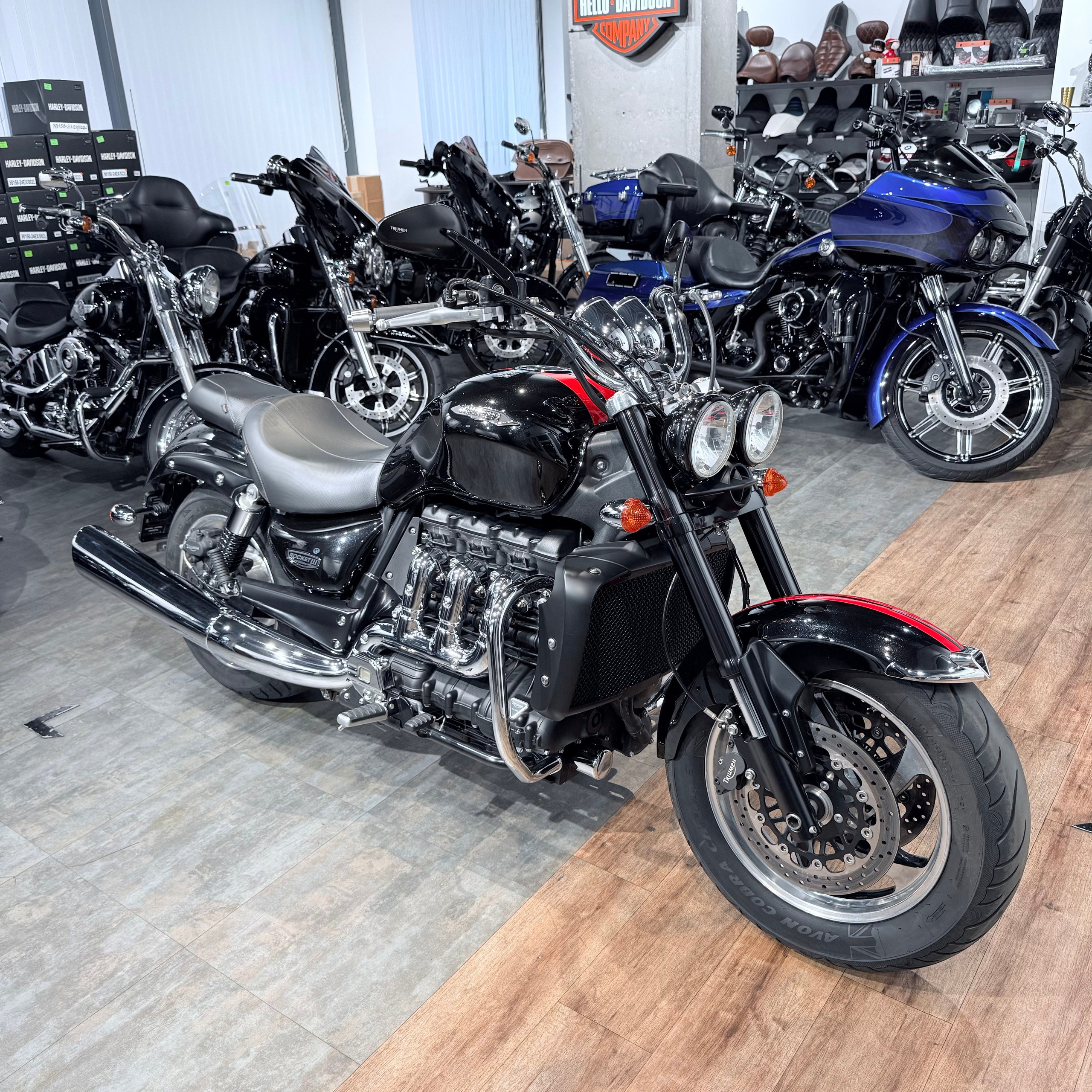 Купить Triumph 2017 Rocket III Roadster — подробнее на сайте. Hello Davidson, Москва. Только хорошие мотоциклы…