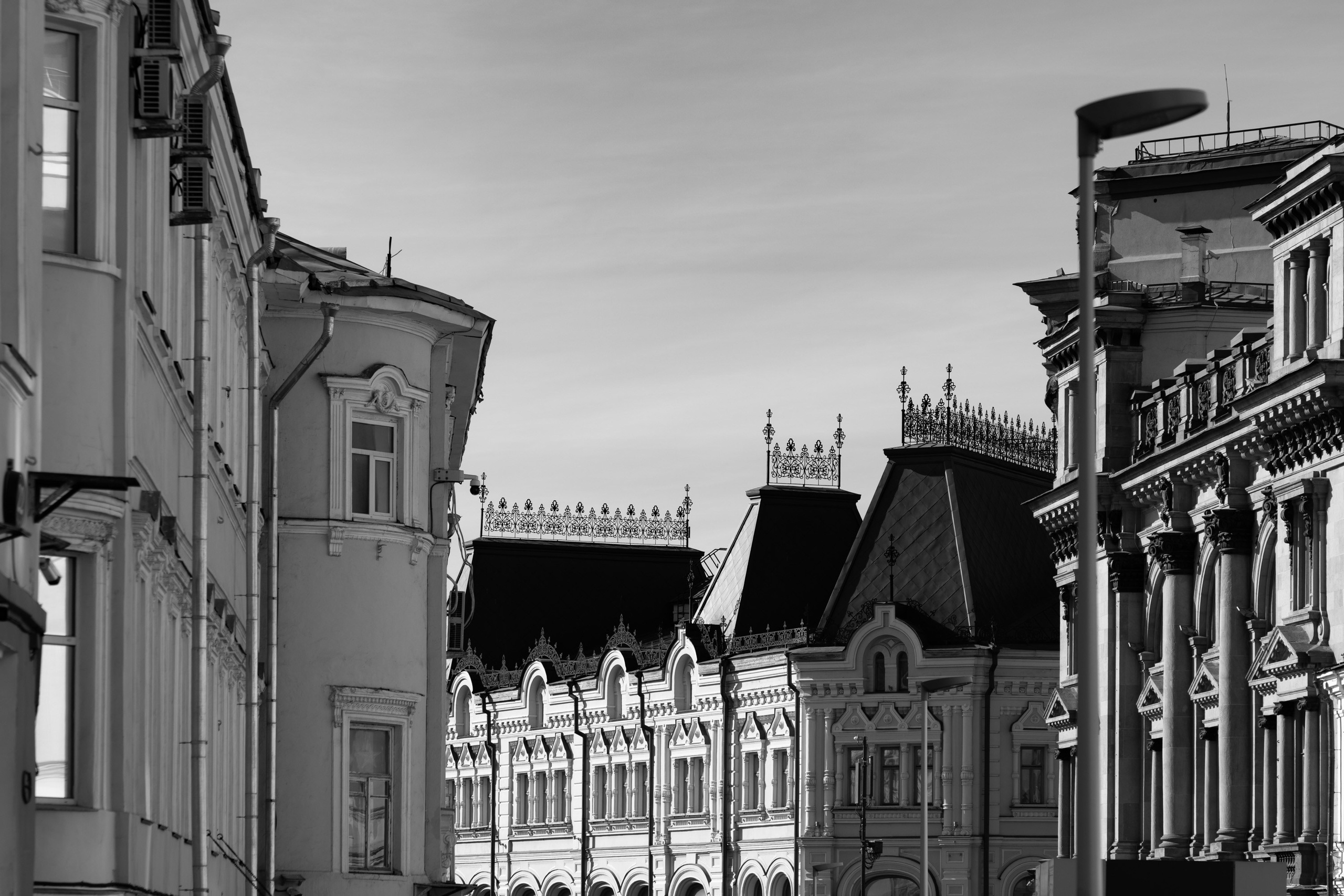 Свет и тень в городе. Фотограф в Москве. Шахабудин