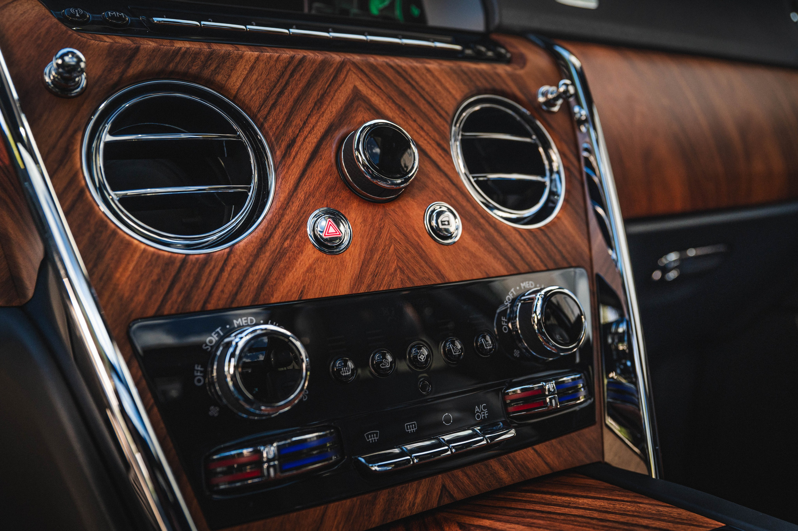 Rolls-Royce Cullinan. Автомобильный фотограф в Москве — Сидоров Дмитрий